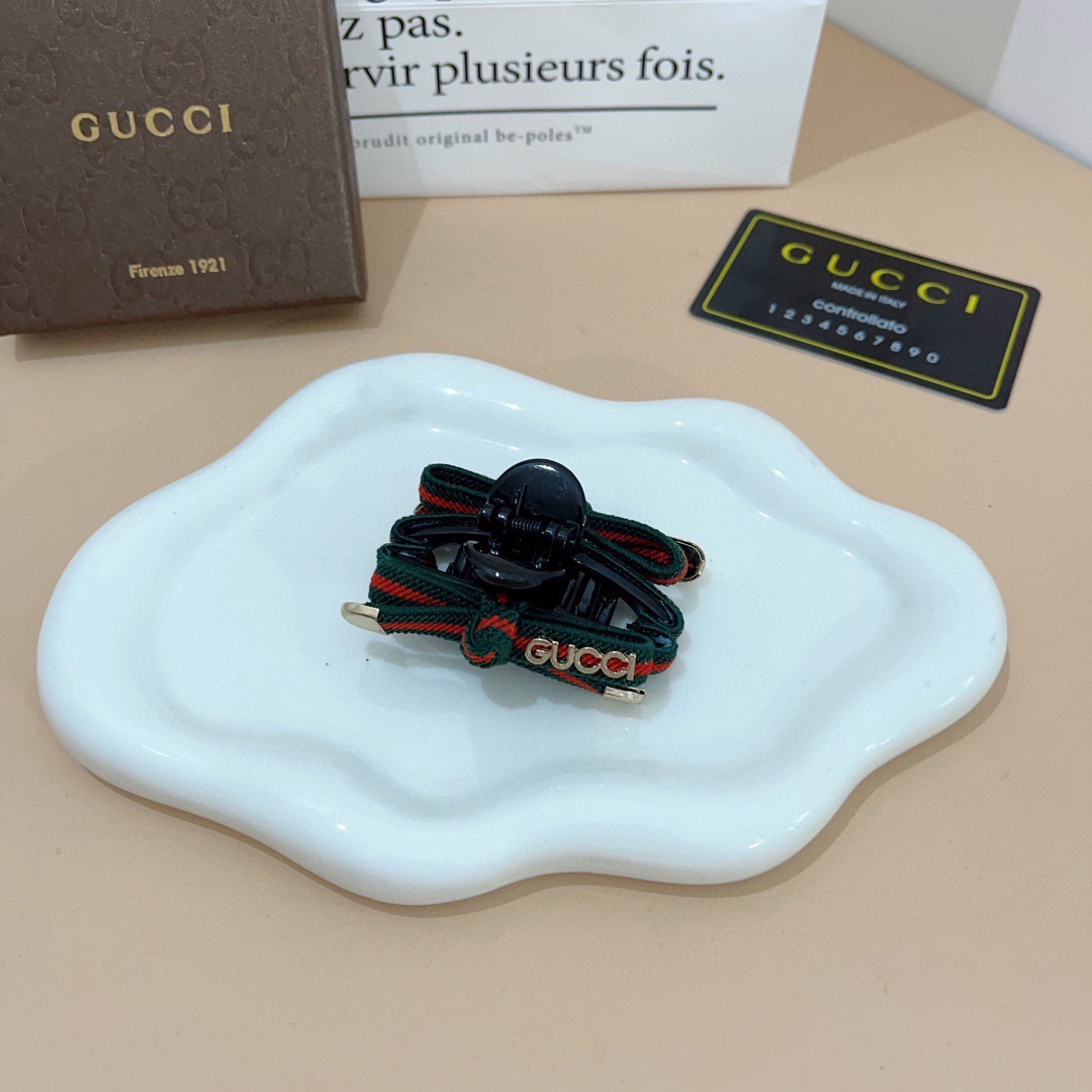配包装 单个Gucci （古奇） 专柜新款发夹，经典甜美公主风 大牌高级感抓夹。超精致，网红爆款！