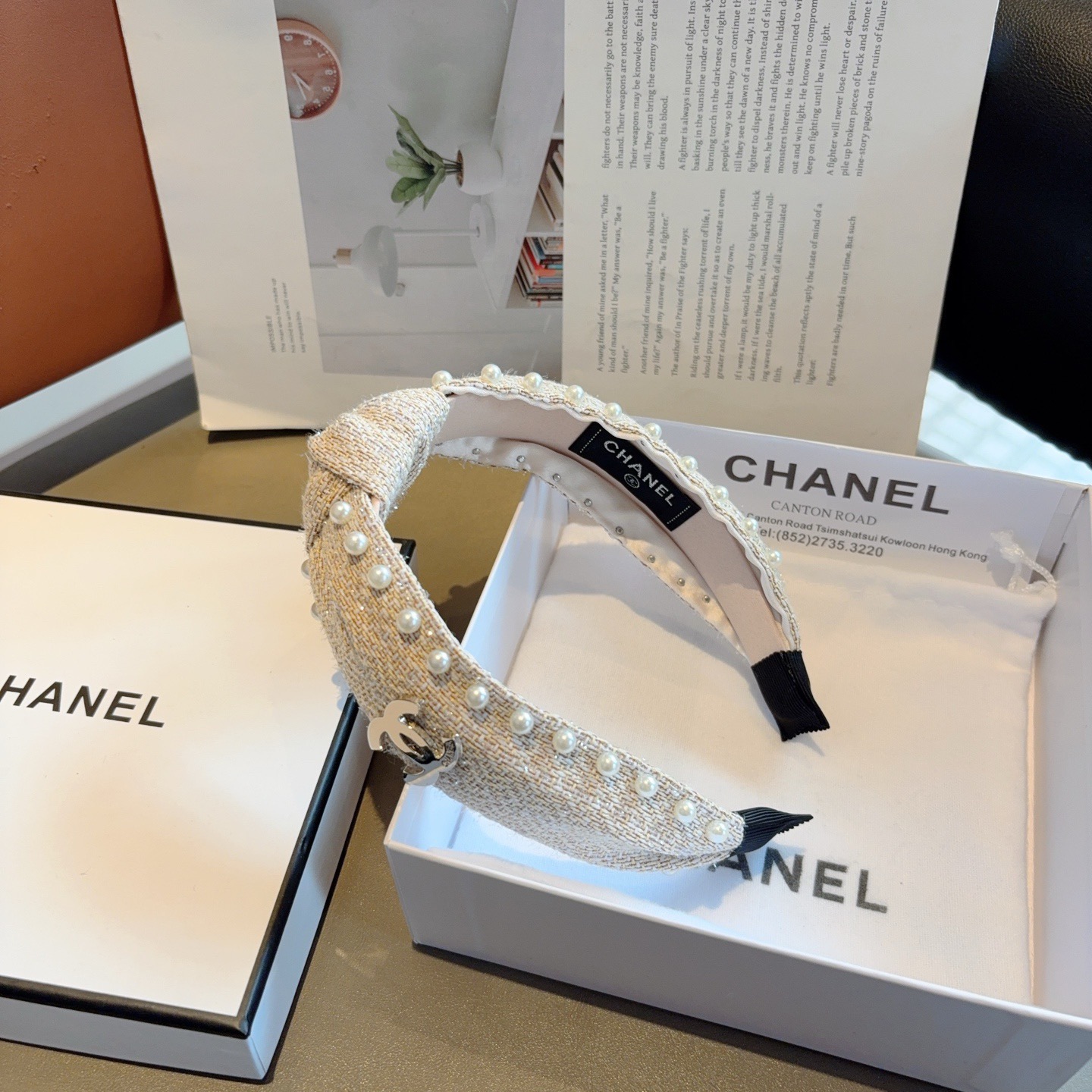 配包装CHANEL（香奈儿）最新款小香风珍珠发箍，复古头箍，网红爆款推荐 搭配高端材质，超精致，时尚百搭