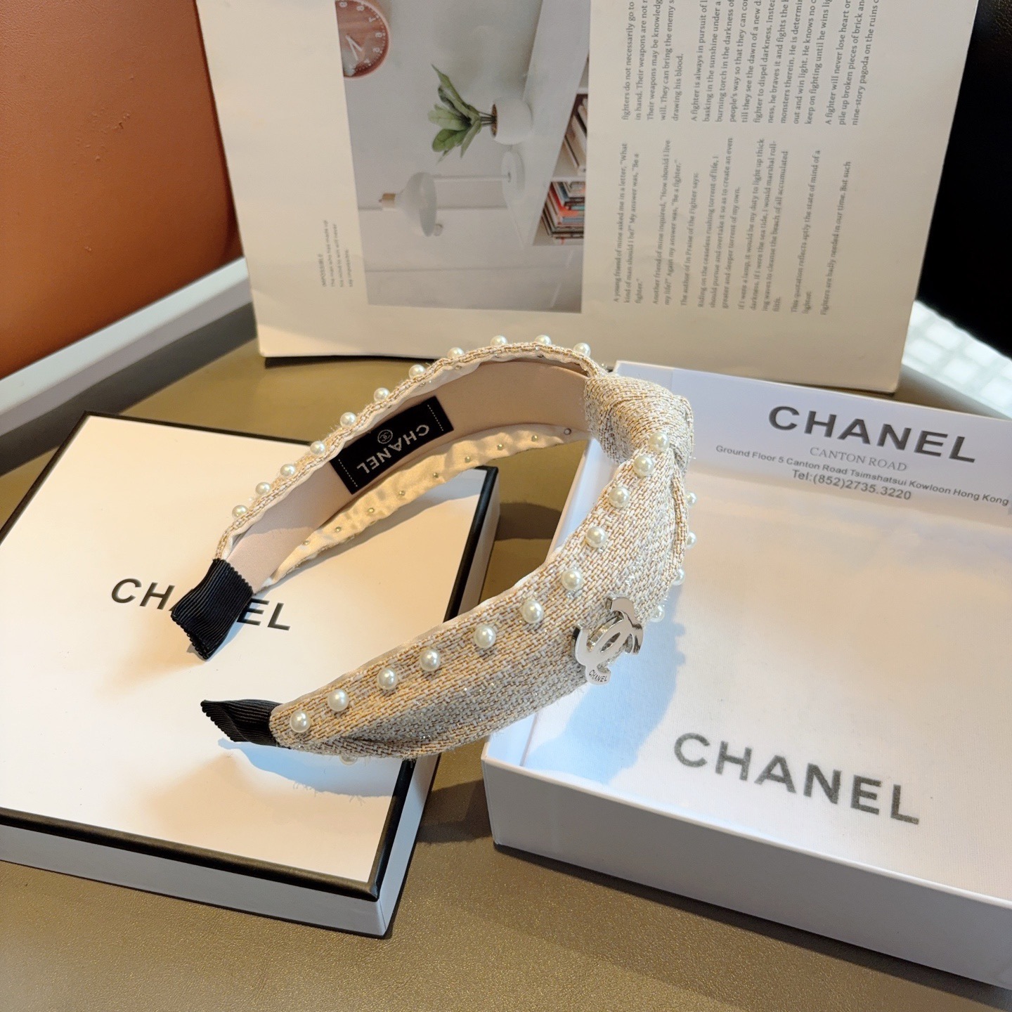 配包装CHANEL（香奈儿）最新款小香风珍珠发箍，复古头箍，网红爆款推荐 搭配高端材质，超精致，时尚百搭
