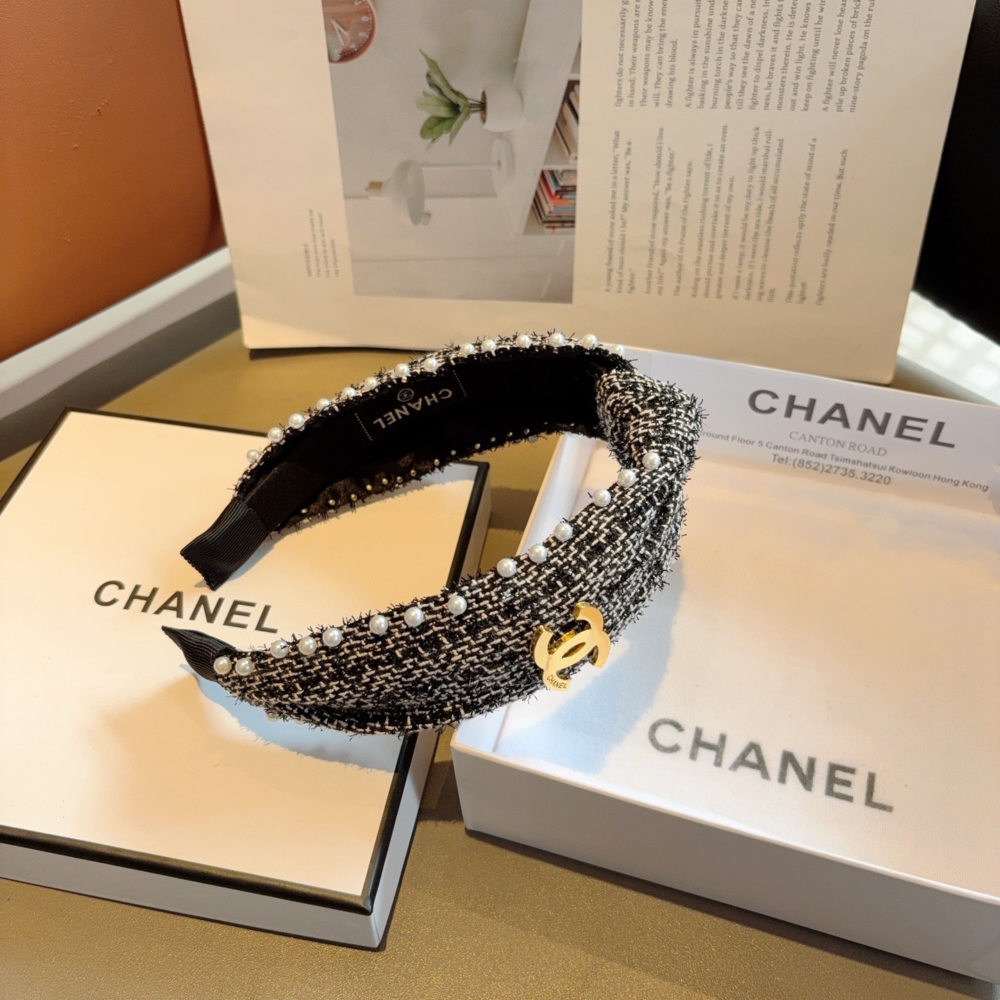 配包装CHANEL（香奈儿）最新款小香风珍珠发箍，复古头箍，网红爆款推荐 搭配高端材质，超精致，时尚百搭