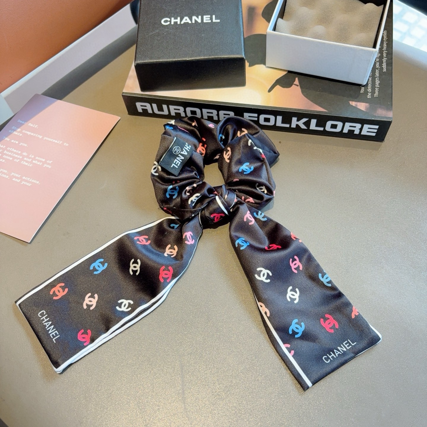 配包装CHANEL （香奈儿）字母飘带马尾发圈 蝴蝶结肠圈，高档韩版皮筋，经典花型设计， 高端大气，名媛