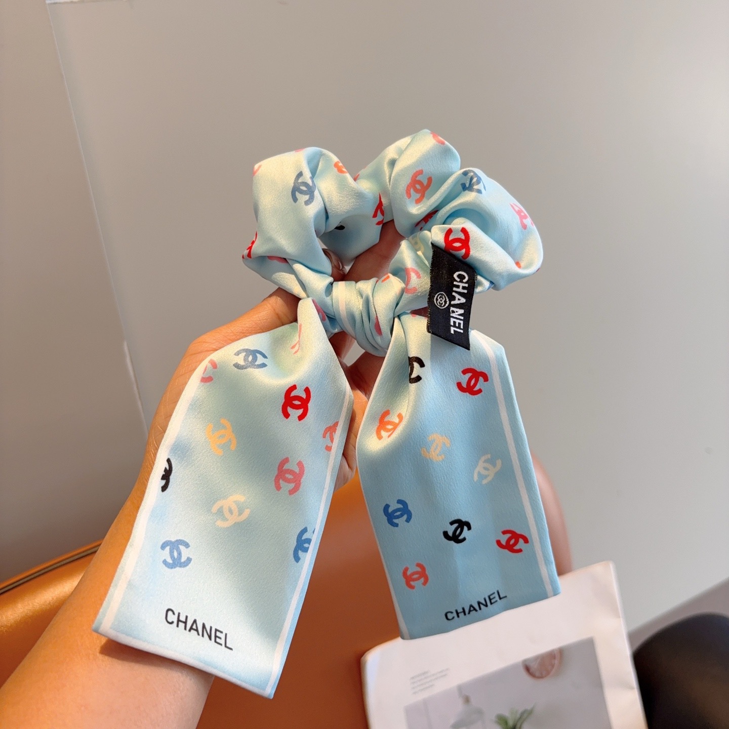 配包装CHANEL （香奈儿）字母飘带马尾发圈 蝴蝶结肠圈，高档韩版皮筋，经典花型设计， 高端大气，名媛