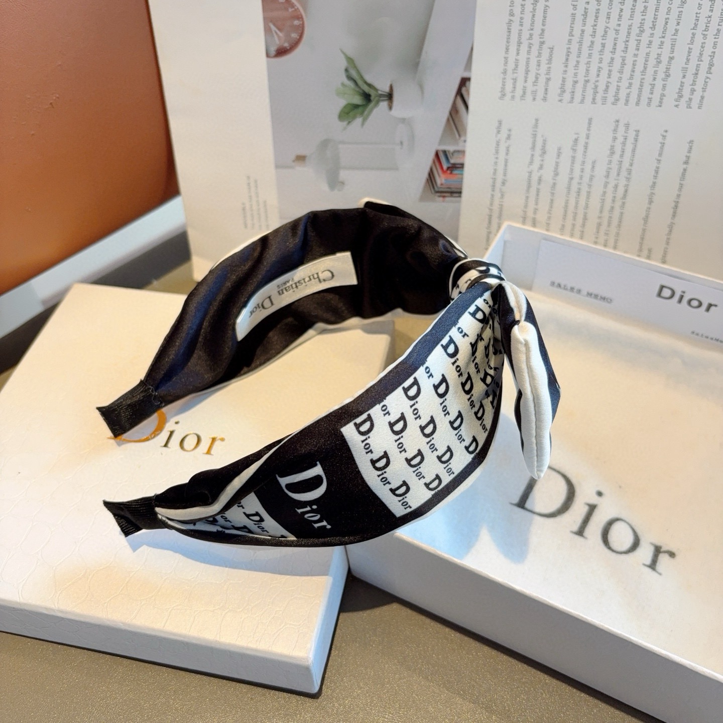 配包装Dior（迪奥） 经典新款蝴蝶结发箍,专柜原单货，让你的魅力绽放 清新淑女范让时尚更简单。