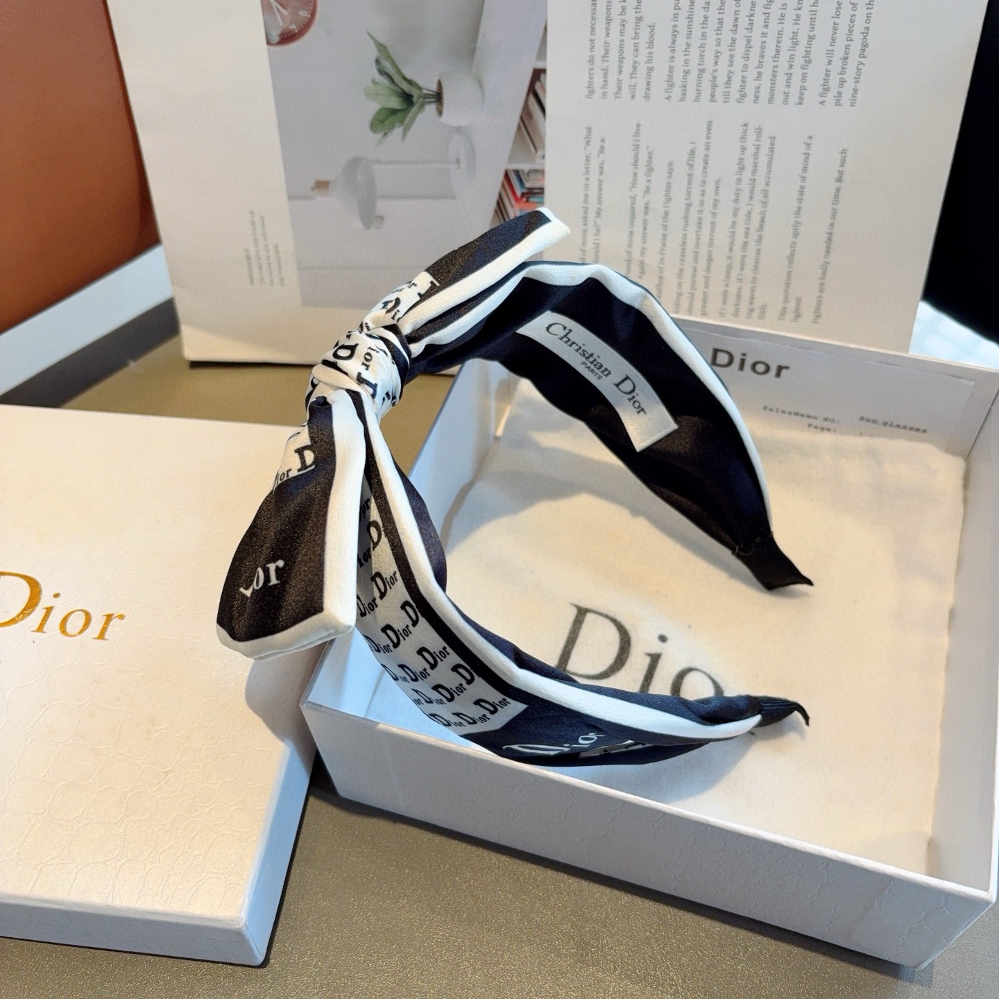 配包装Dior（迪奥） 经典新款蝴蝶结发箍,专柜原单货，让你的魅力绽放 清新淑女范让时尚更简单。