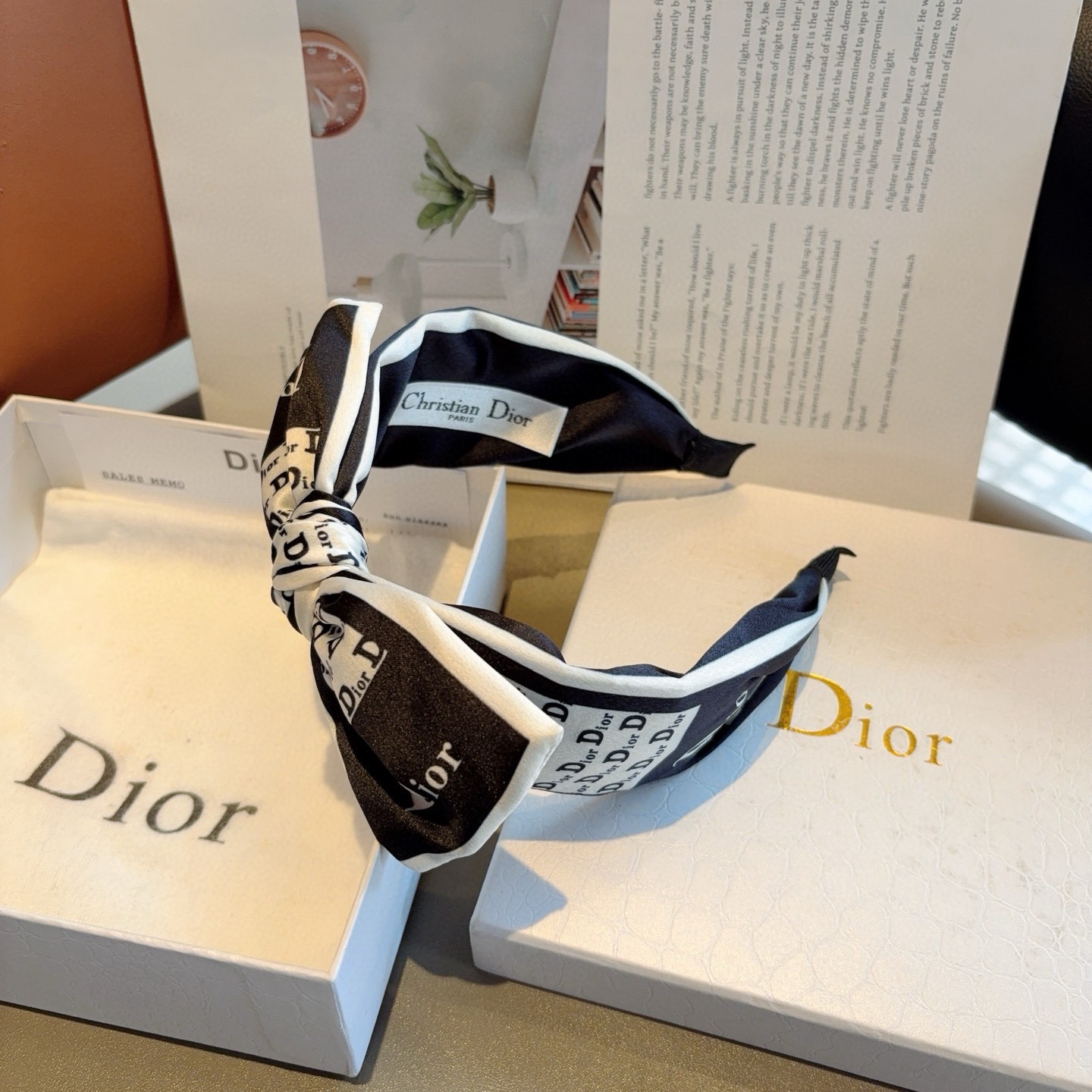 配包装Dior（迪奥） 经典新款蝴蝶结发箍,专柜原单货，让你的魅力绽放 清新淑女范让时尚更简单。