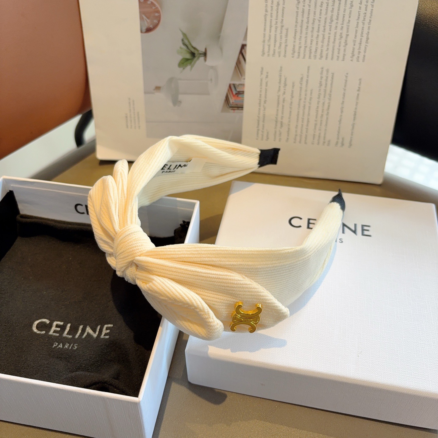 配包装CELINE（赛琳）网红新款蝴蝶结发箍，佩戴舒适无压力，造型搭配必备头饰！非常时尚百搭！女神必备！