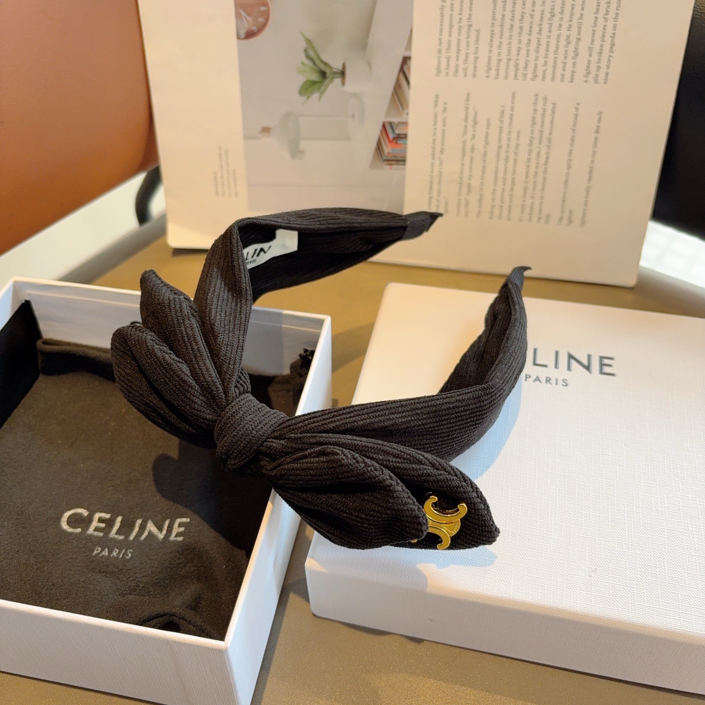 配包装CELINE（赛琳）网红新款蝴蝶结发箍，佩戴舒适无压力，造型搭配必备头饰！非常时尚百搭！女神必备！
