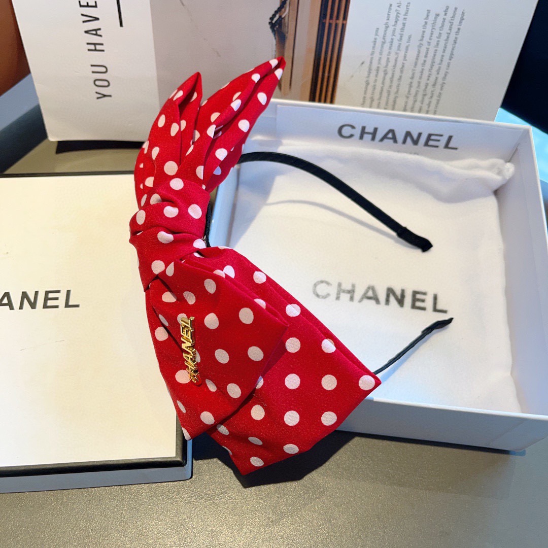 配包装CHANEL（香奈儿）新款小香风波点蝴蝶结精致发箍，复古头箍，网红爆款推荐 搭配高端材质，超精致，