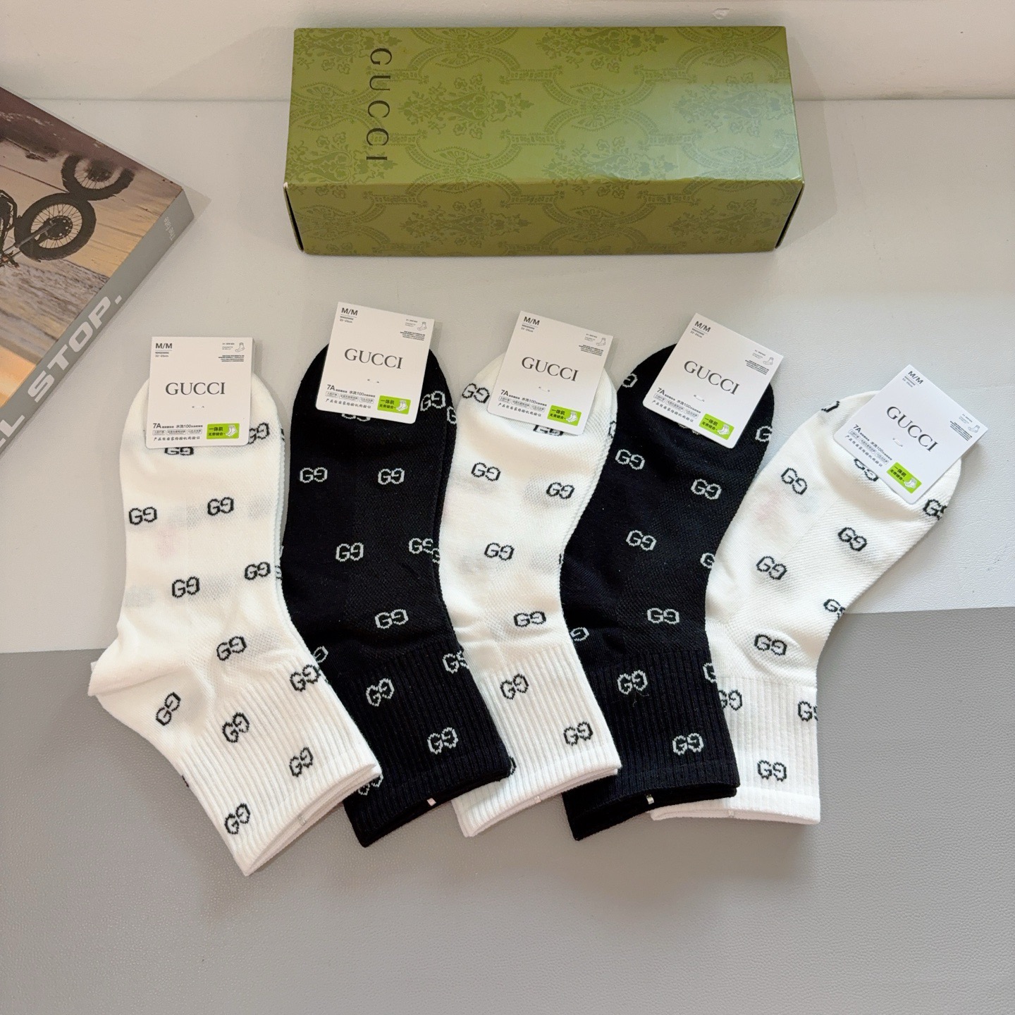 配包装（一盒5双） Gucci 古奇 ins超火爆小单品男女中筒袜子，纯棉面料，潮人必备 ，Gucci 