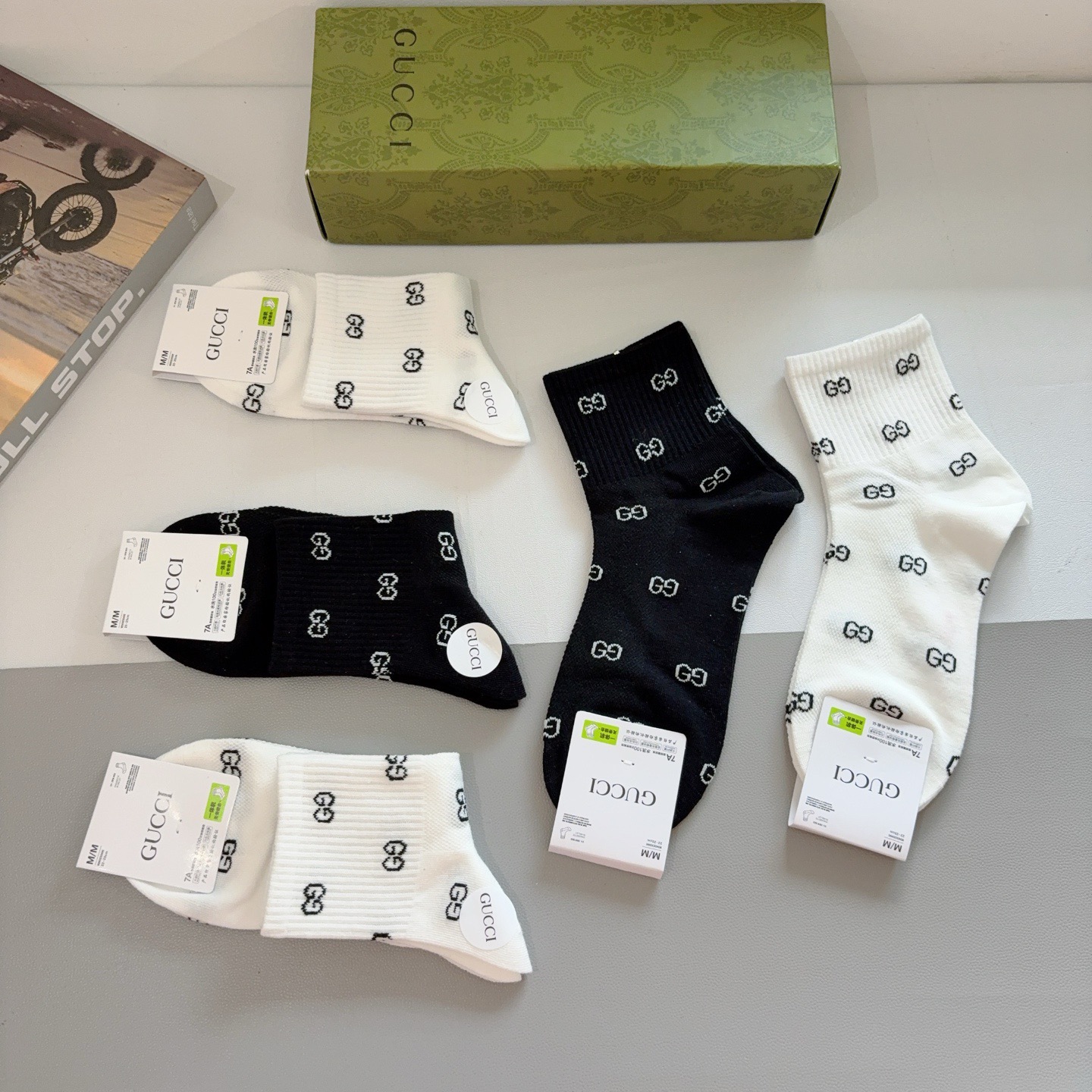 配包装（一盒5双） Gucci 古奇 ins超火爆小单品男女中筒袜子，纯棉面料，潮人必备 ，Gucci 
