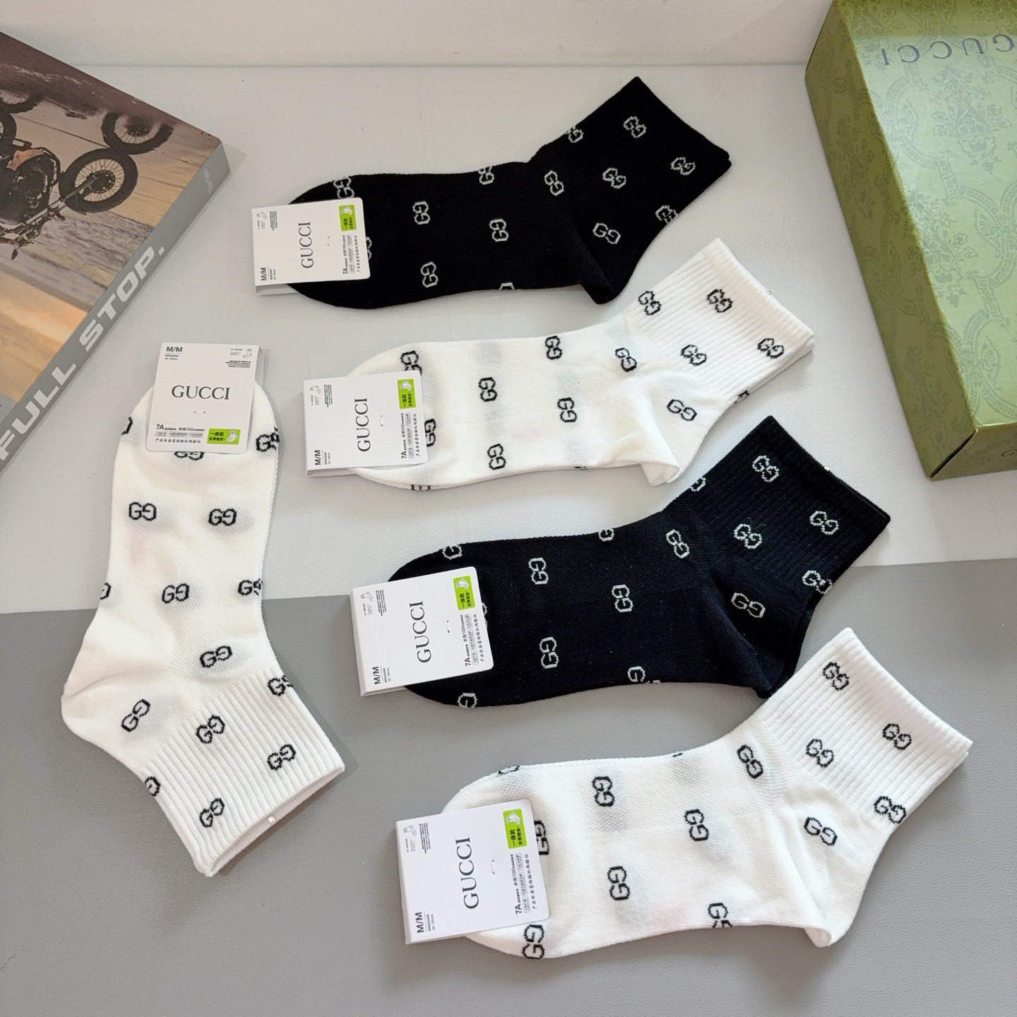 配包装（一盒5双） Gucci 古奇 ins超火爆小单品男女中筒袜子，纯棉面料，潮人必备 ，Gucci 