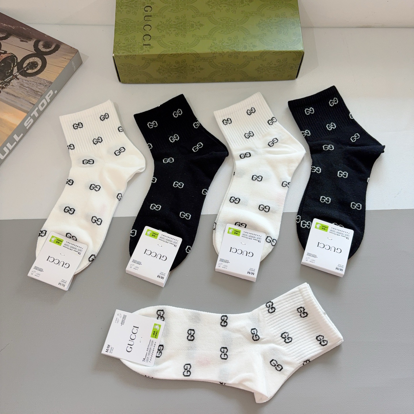 配包装（一盒5双） Gucci 古奇 ins超火爆小单品男女中筒袜子，纯棉面料，潮人必备 ，Gucci 