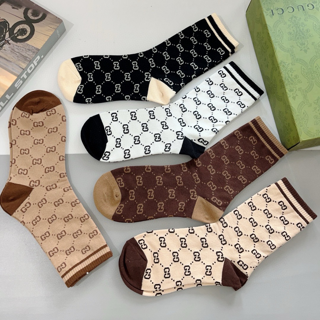 配包装（一盒5双）Gucci 古奇经典款长筒袜子❗️高版本纯棉材质柔软，秒杀市场普通货，经典双G图案lo