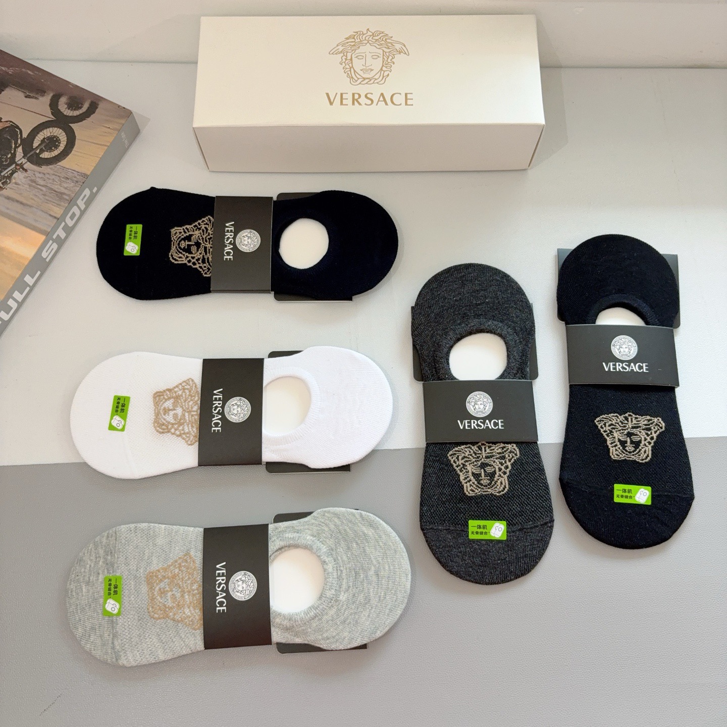 配包装【一盒五双】VERSACE范思哲 欧美大牌男款船袜🔥潮人必不可少的专柜代购品质 搭配起来超高逼格 