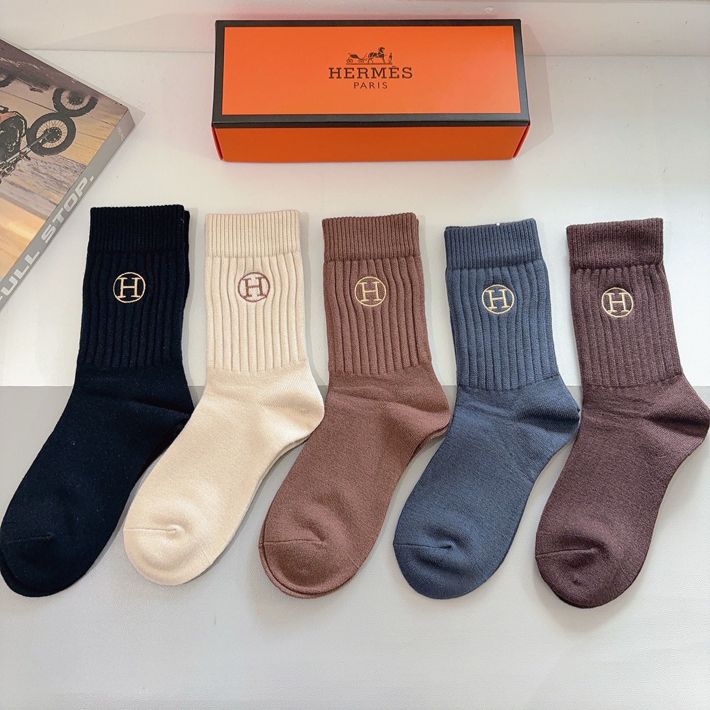 配包装【一盒5双】HERMES（爱马仕）高版本刺绣羊绒长筒袜子🔥潮人必不可少的时尚专柜代购长筒袜子 ，超