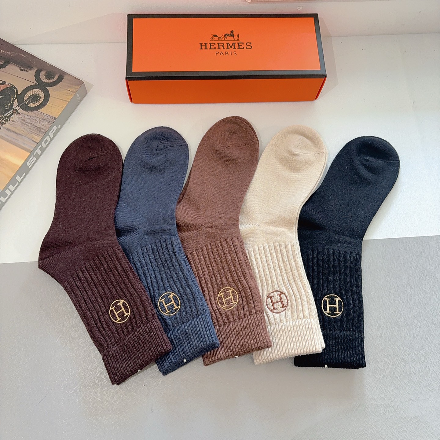 配包装【一盒5双】HERMES（爱马仕）高版本刺绣羊绒长筒袜子🔥潮人必不可少的时尚专柜代购长筒袜子 ，超