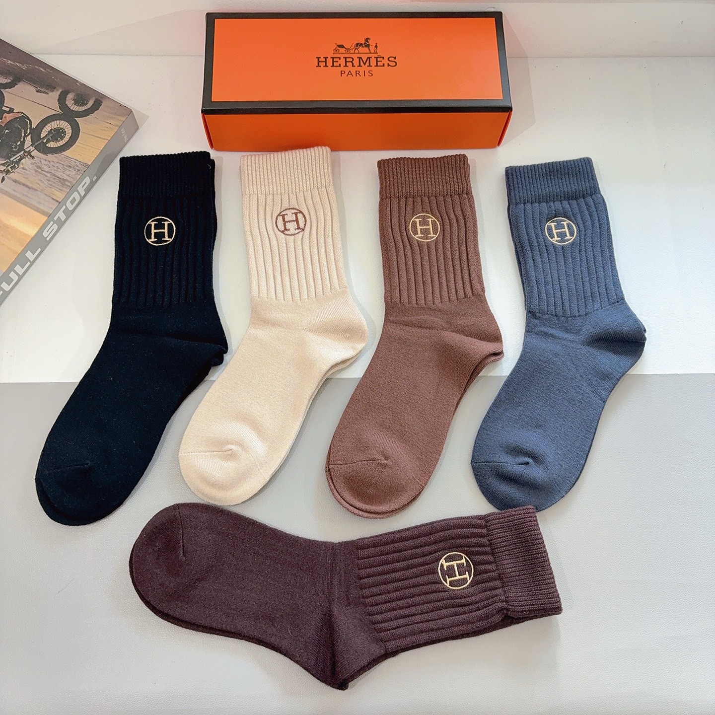 配包装【一盒5双】HERMES（爱马仕）高版本刺绣羊绒长筒袜子🔥潮人必不可少的时尚专柜代购长筒袜子 ，超