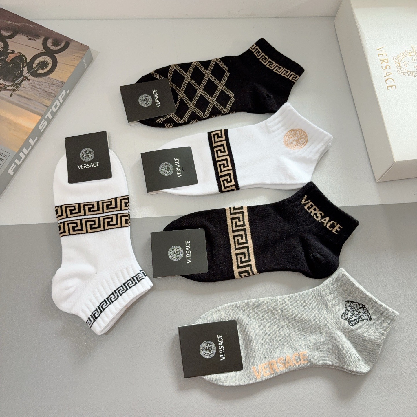 配包装【一盒五双】VERSACE范思哲 欧美大牌船袜🔥男女款🌟潮人必不能少的专柜代购品质 搭配起来超高逼