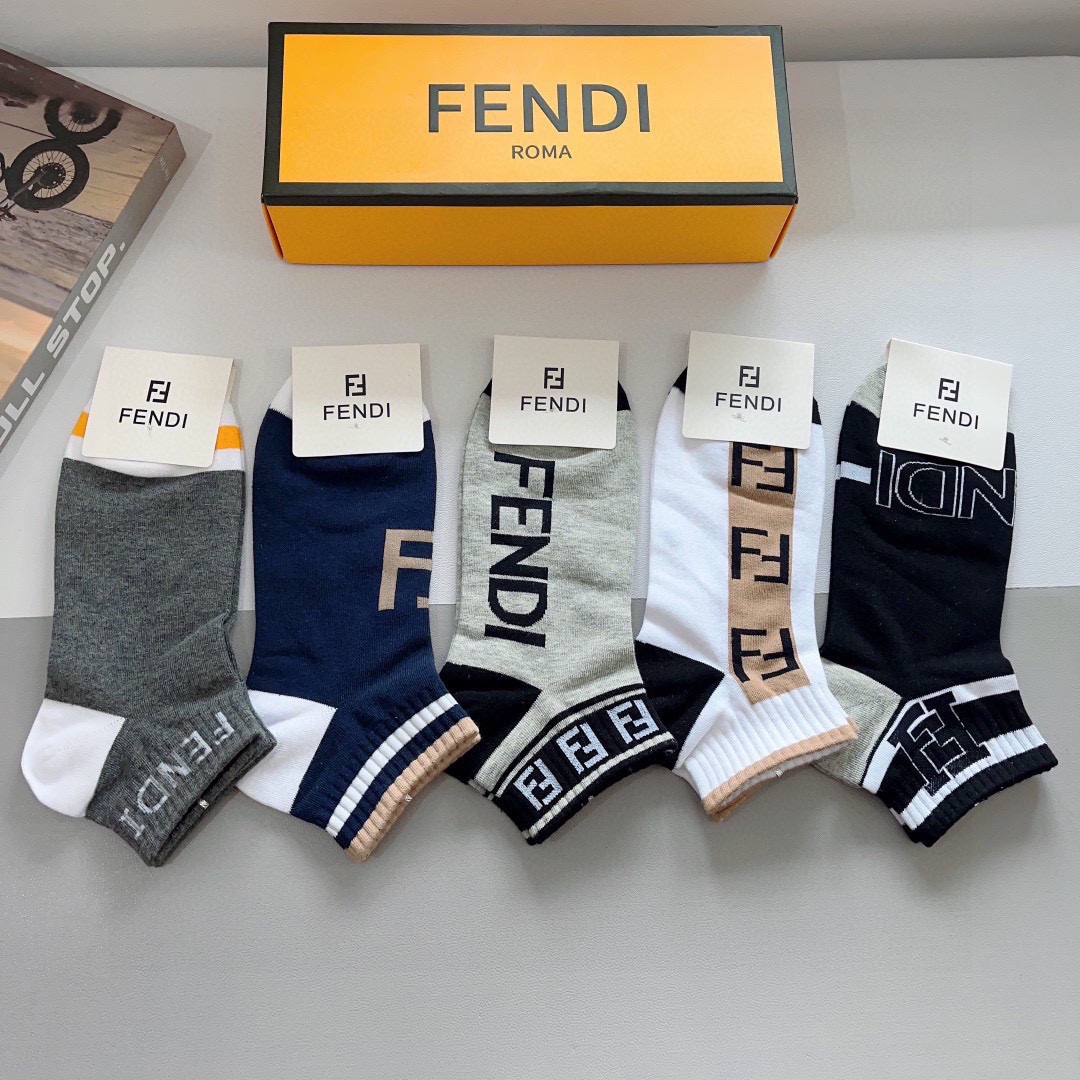 配包装（一盒5双）FENDI 芬迪 字母双Ｆ爆款船袜 袜子，💓实用好穿 柔软透气，时尚百搭款，大牌出街。