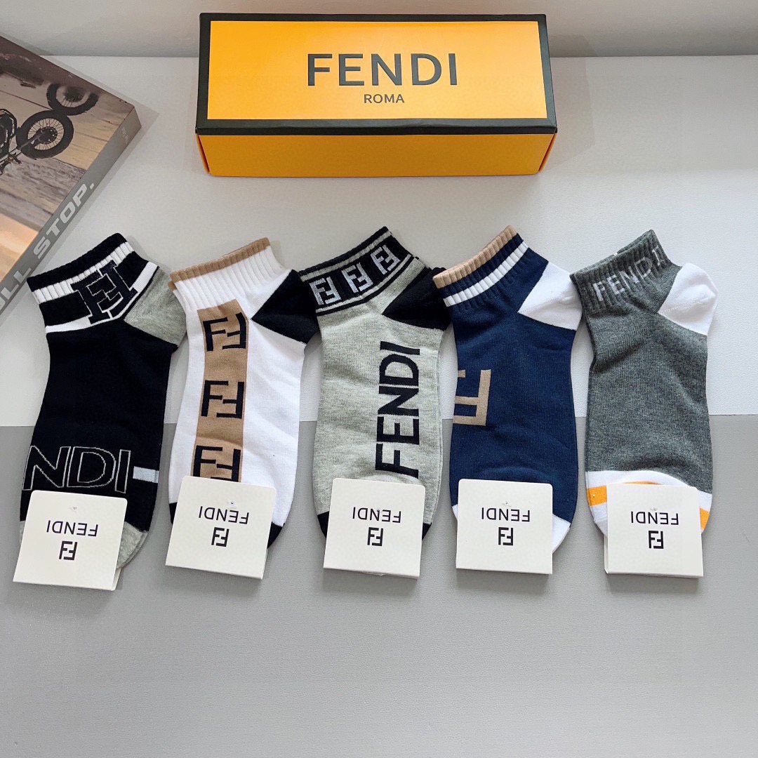 配包装（一盒5双）FENDI 芬迪 字母双Ｆ爆款船袜 袜子，💓实用好穿 柔软透气，时尚百搭款，大牌出街。