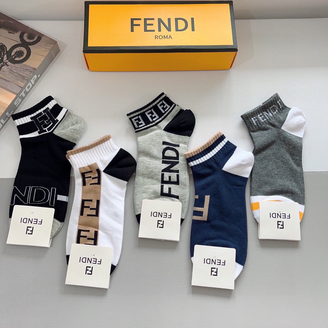 配包装（一盒5双）FENDI 芬迪 字母双Ｆ爆款船袜 袜子，💓实用好穿 柔软透气，时尚百搭款，大牌出街。