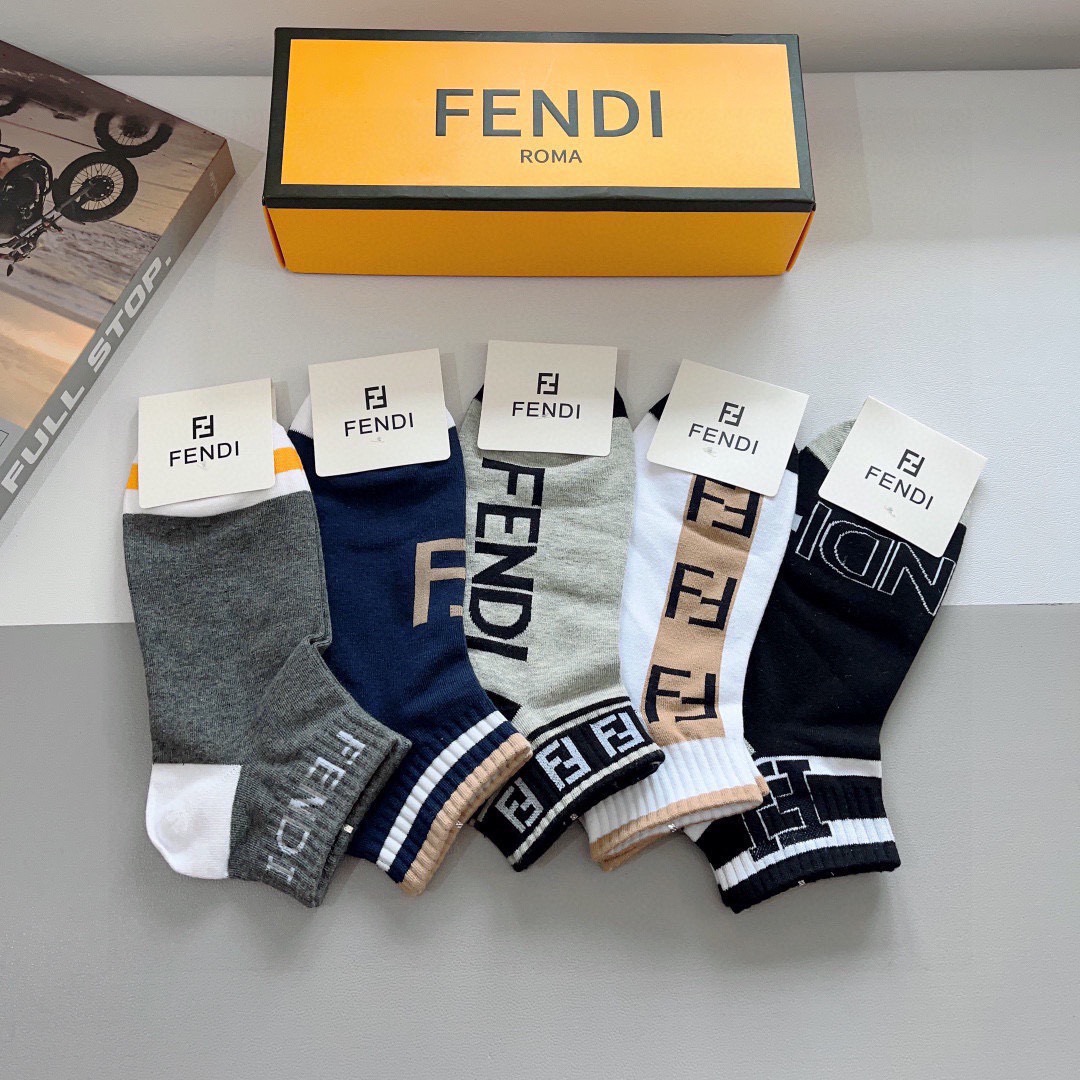 配包装（一盒5双）FENDI 芬迪 字母双Ｆ爆款船袜 袜子，💓实用好穿 柔软透气，时尚百搭款，大牌出街。