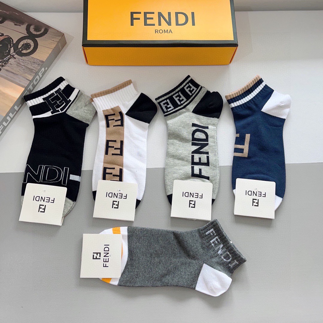 配包装（一盒5双）FENDI 芬迪 字母双Ｆ爆款船袜 袜子，💓实用好穿 柔软透气，时尚百搭款，大牌出街。