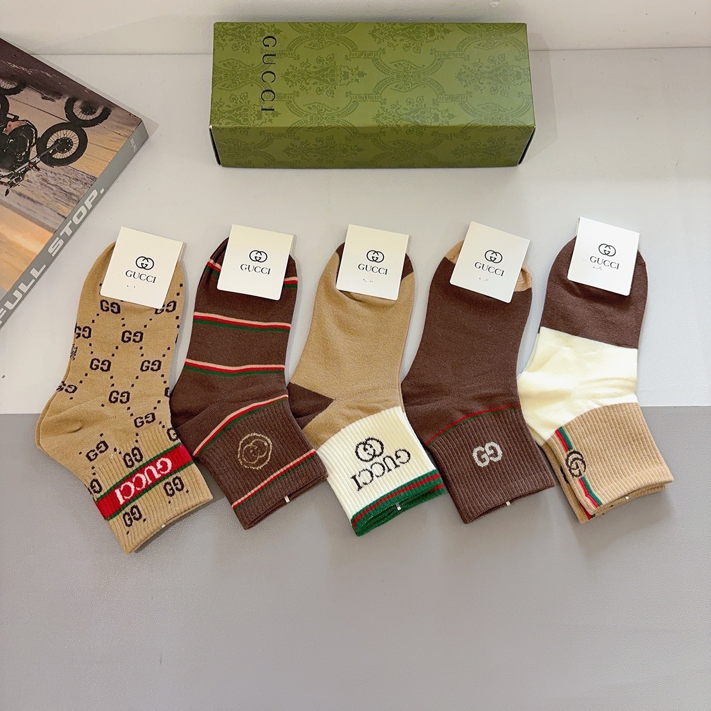 配包装（一盒5双）GUCCI 古奇2025新款袜子！纯棉面料，火爆图案，专柜同步中筒袜子，大牌出街，潮人