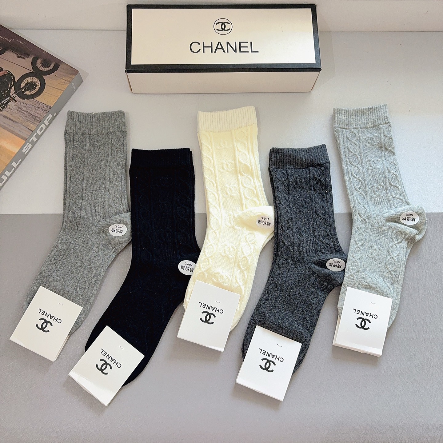 配包装【一盒5双】 香奈儿 CHANEL专柜新品高端长筒袜子❗超柔软舒适，爆款双C系列超火爆小单品，大牌