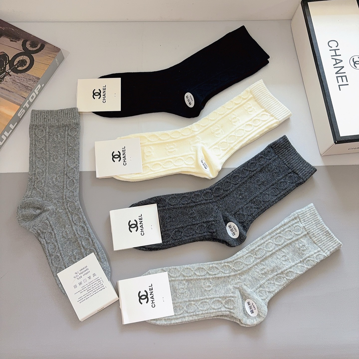 配包装【一盒5双】 香奈儿 CHANEL专柜新品高端长筒袜子❗超柔软舒适，爆款双C系列超火爆小单品，大牌