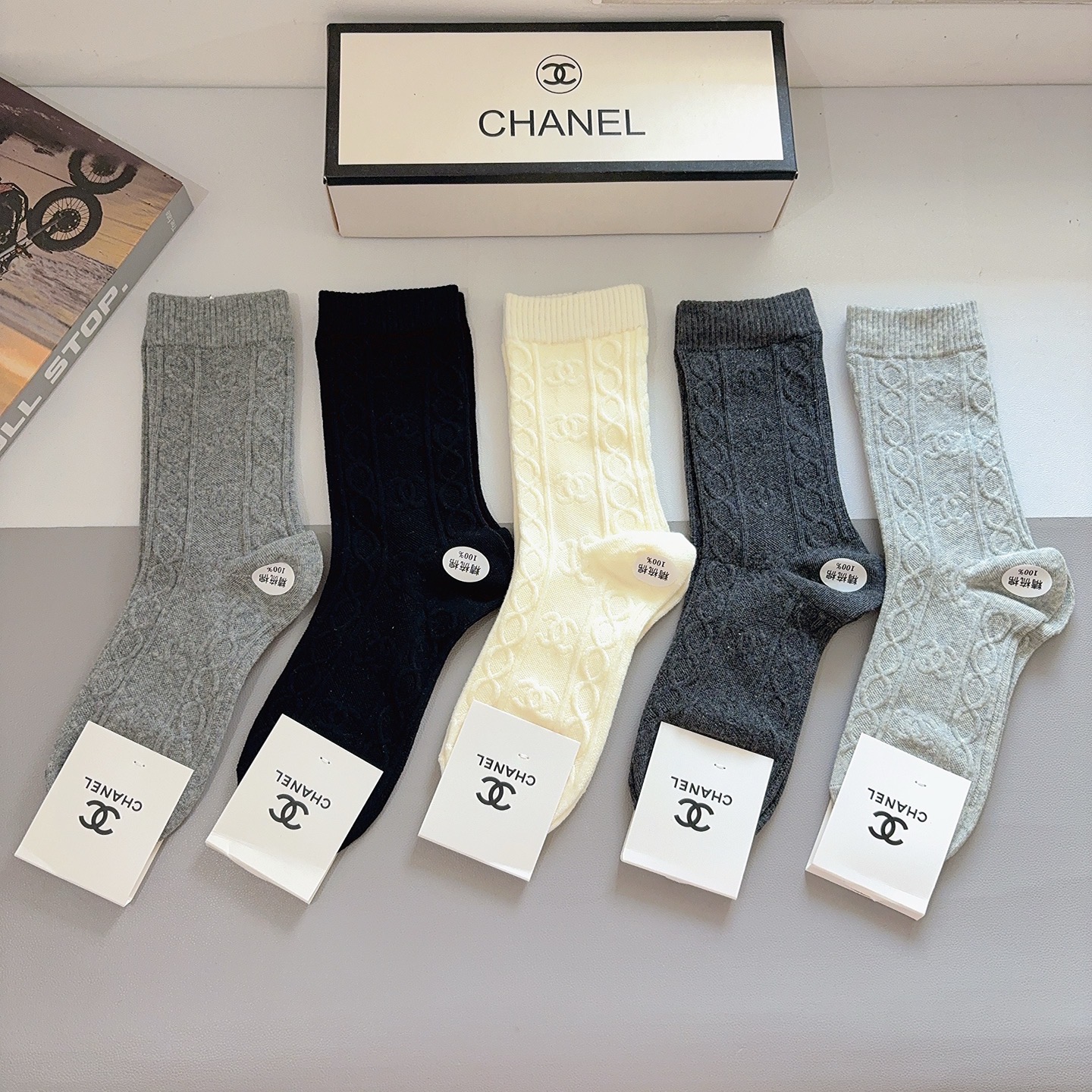 配包装【一盒5双】 香奈儿 CHANEL专柜新品高端长筒袜子❗超柔软舒适，爆款双C系列超火爆小单品，大牌