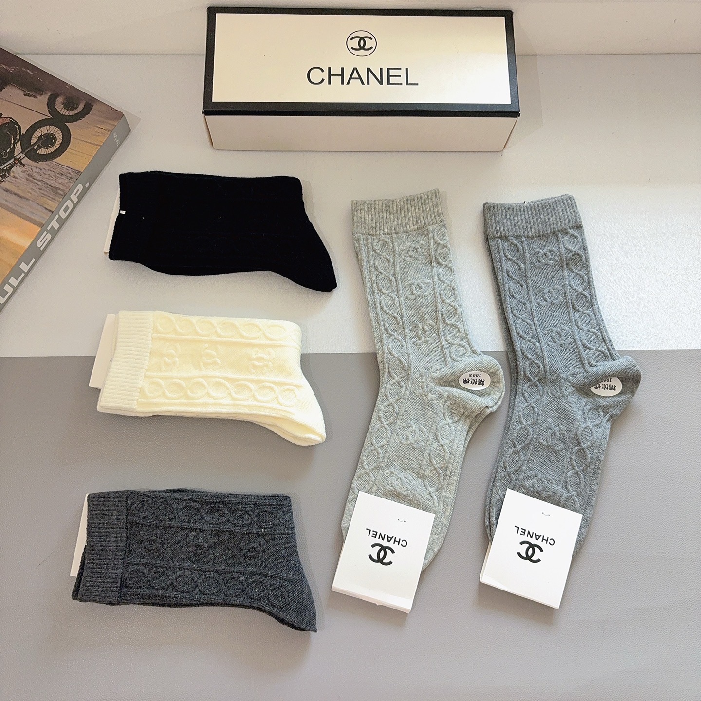 配包装【一盒5双】 香奈儿 CHANEL专柜新品高端长筒袜子❗超柔软舒适，爆款双C系列超火爆小单品，大牌