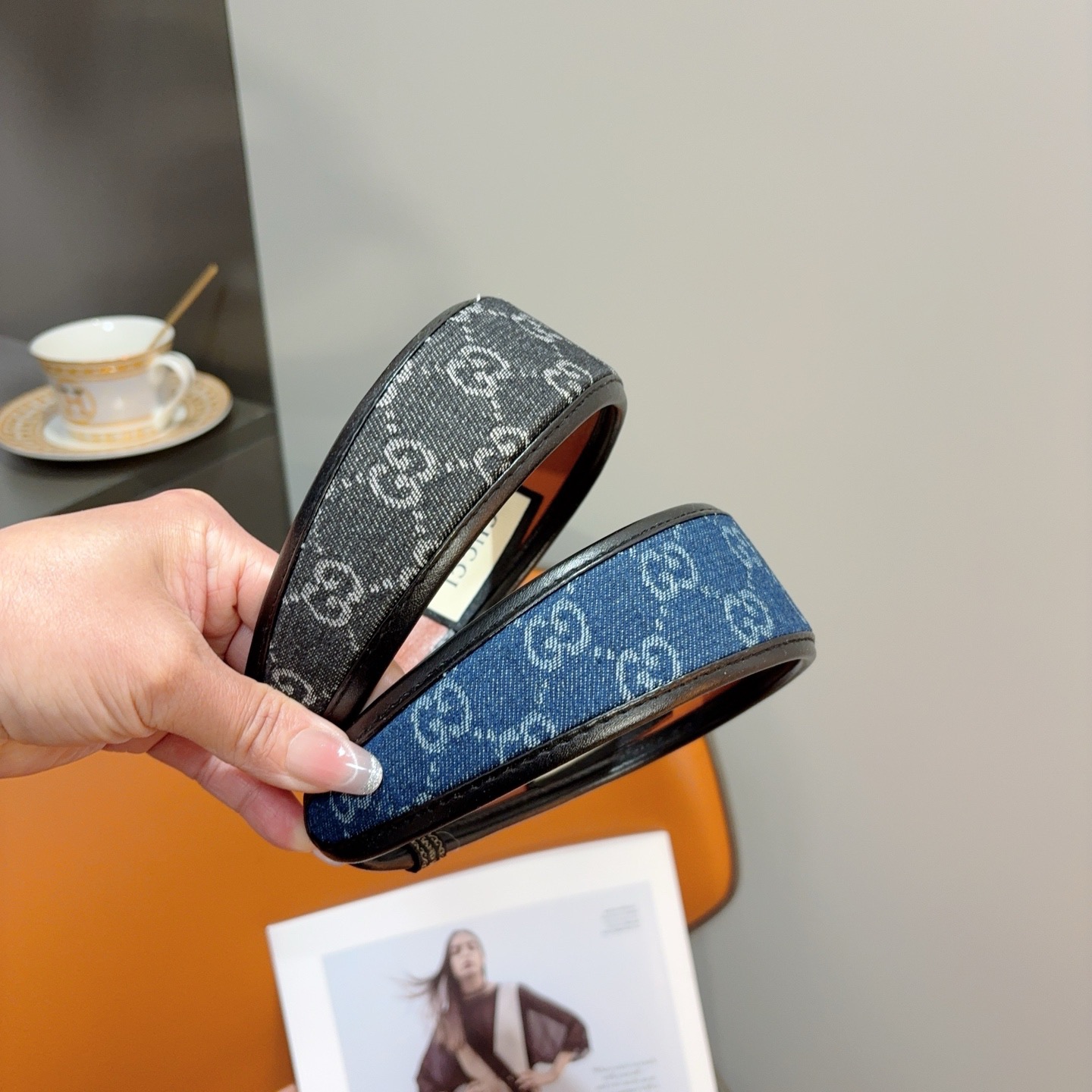 NO:920638,With packaging Gucci Gucci official new classic double G denim headband, a must-have item for goddesses, very versatile, fashionable hairpins, hairpins, gucci, hairpins19860909配包装 Gucci古奇 官方经典新款双G牛仔布发箍,女神必备单品,非常百搭,时尚潮流发夹,发夹,gucci,hairpins,accessory