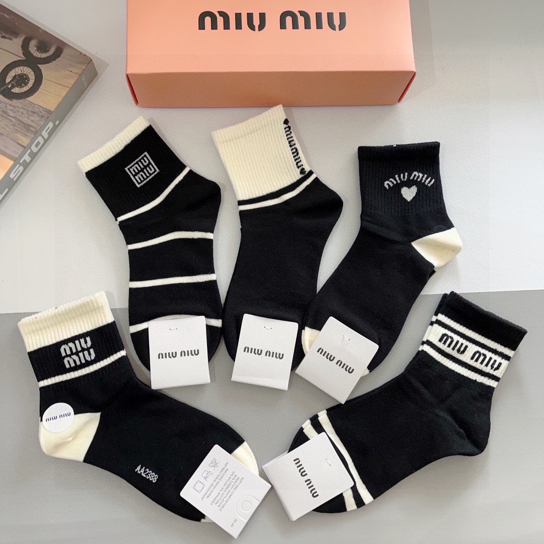 配包装【一盒5双】miumiu · 缪缪 高品质🔥超级爆款网红中筒袜子❗️ins明星网红推荐❗️火爆至极