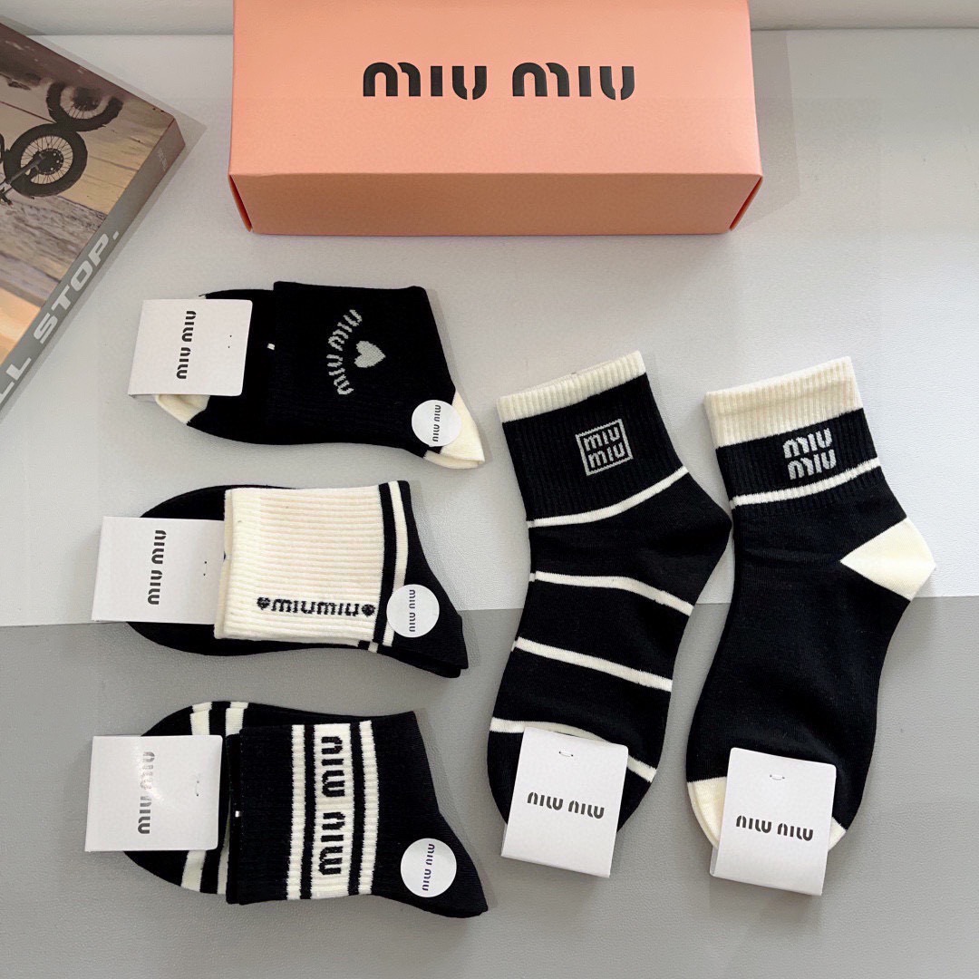 配包装【一盒5双】miumiu · 缪缪 高品质🔥超级爆款网红中筒袜子❗️ins明星网红推荐❗️火爆至极