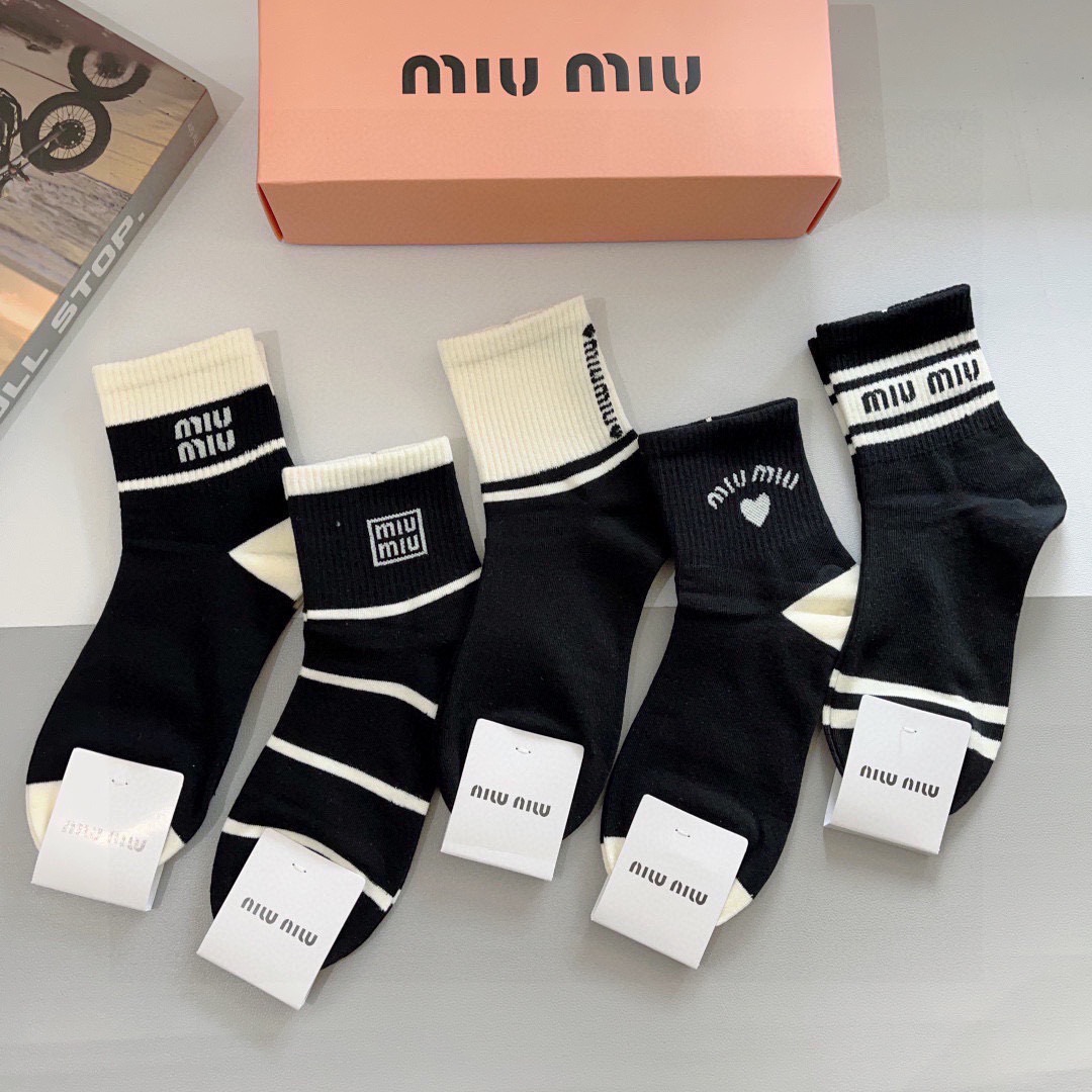 配包装【一盒5双】miumiu · 缪缪 高品质🔥超级爆款网红中筒袜子❗️ins明星网红推荐❗️火爆至极