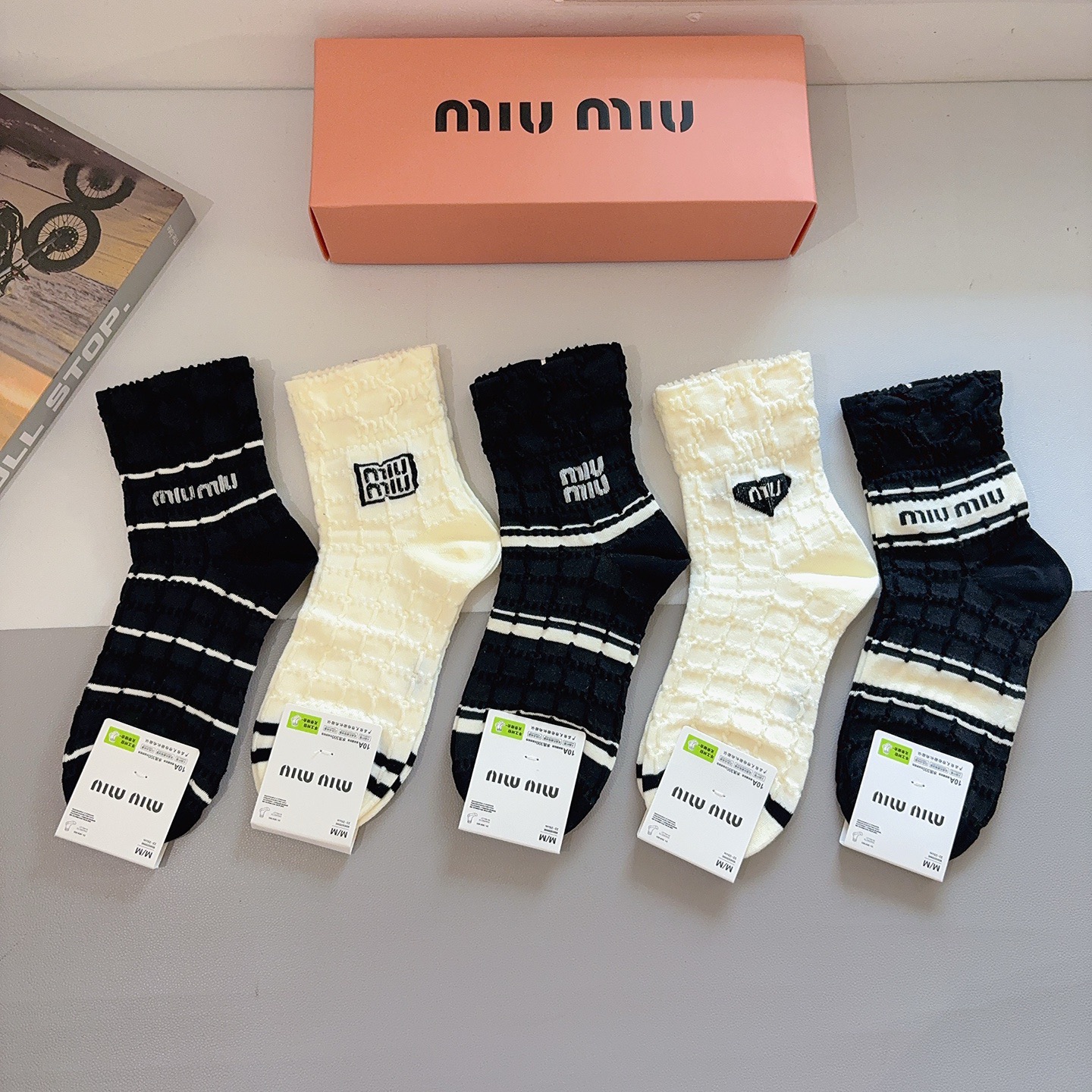 配包装【一盒5双】miumiu · 缪缪 高品质🔥超级爆款网红中筒袜子❗️ins明星网红推荐❗️火爆至极