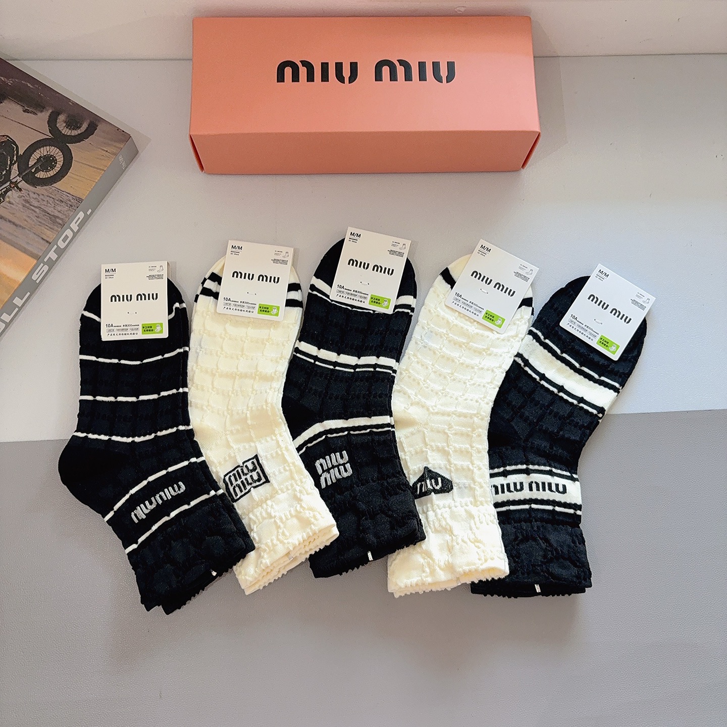 配包装【一盒5双】miumiu · 缪缪 高品质🔥超级爆款网红中筒袜子❗️ins明星网红推荐❗️火爆至极