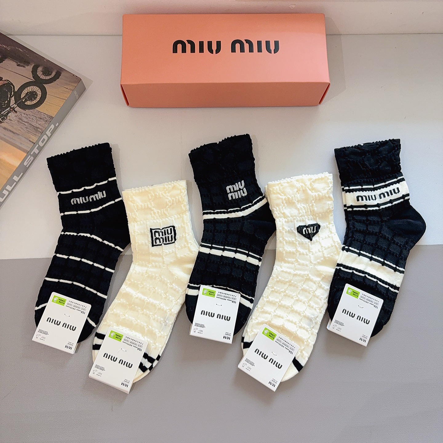 配包装【一盒5双】miumiu · 缪缪 高品质🔥超级爆款网红中筒袜子❗️ins明星网红推荐❗️火爆至极