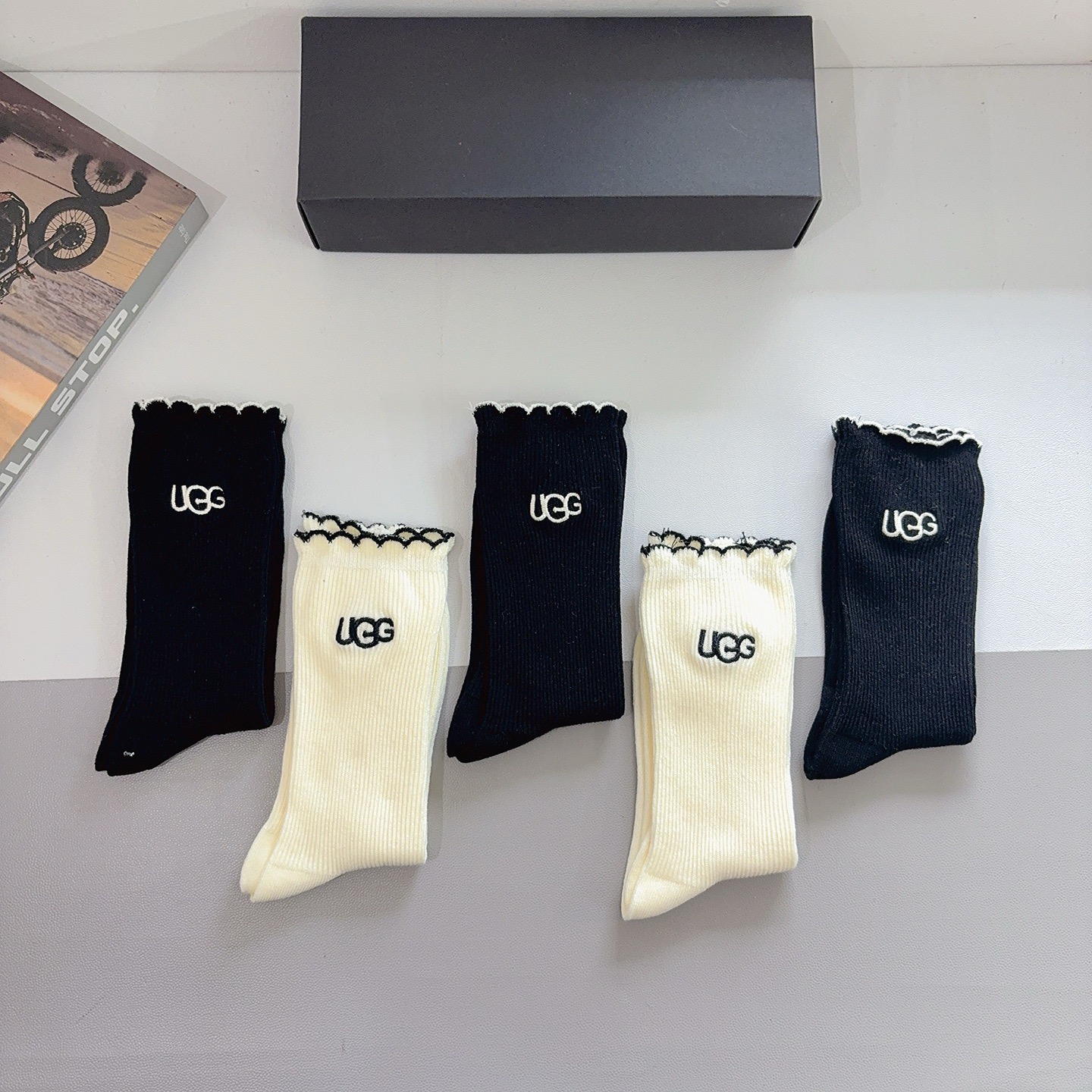 配包装【一盒5双】UGG 高版本潮牌羊绒刺绣长筒袜子🔥潮人必不可少的时尚专柜代购长筒袜子 ，超好搭配