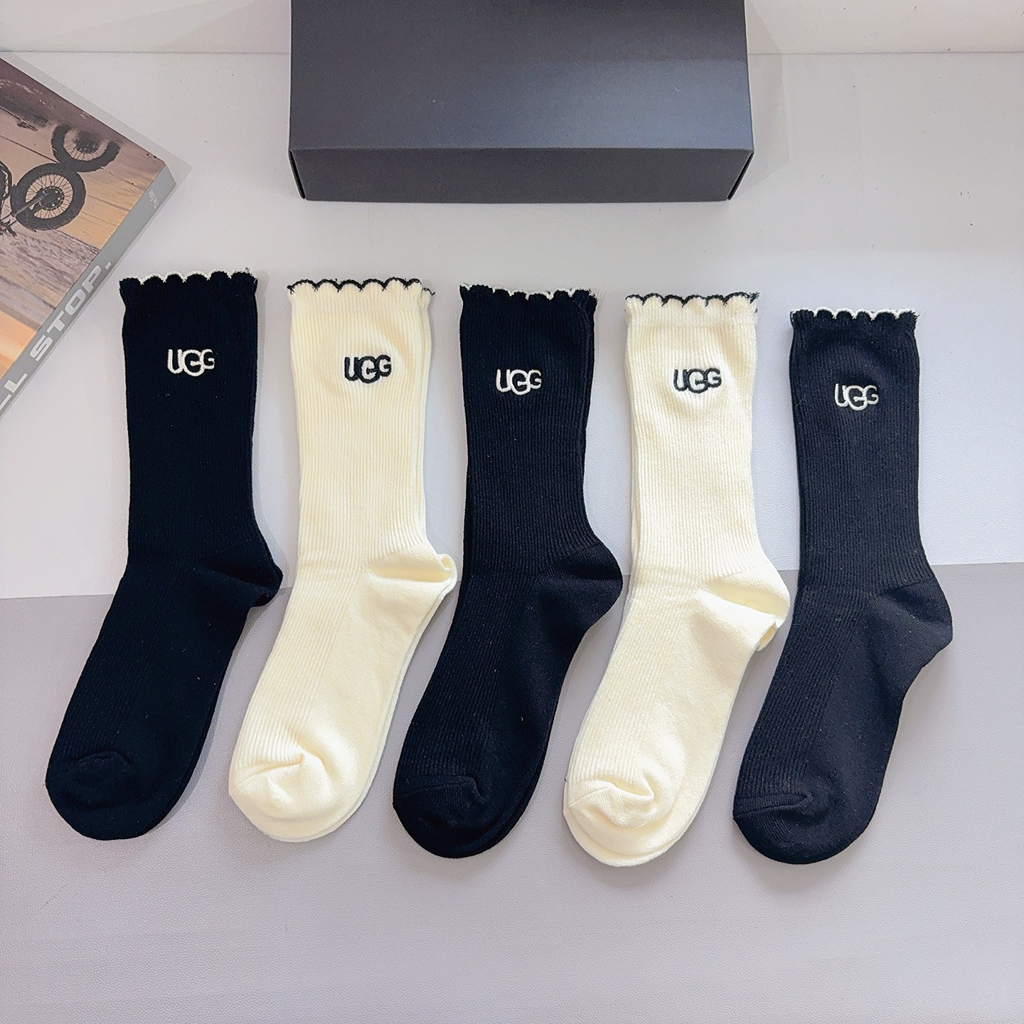 配包装【一盒5双】UGG 高版本潮牌羊绒刺绣长筒袜子🔥潮人必不可少的时尚专柜代购长筒袜子 ，超好搭配