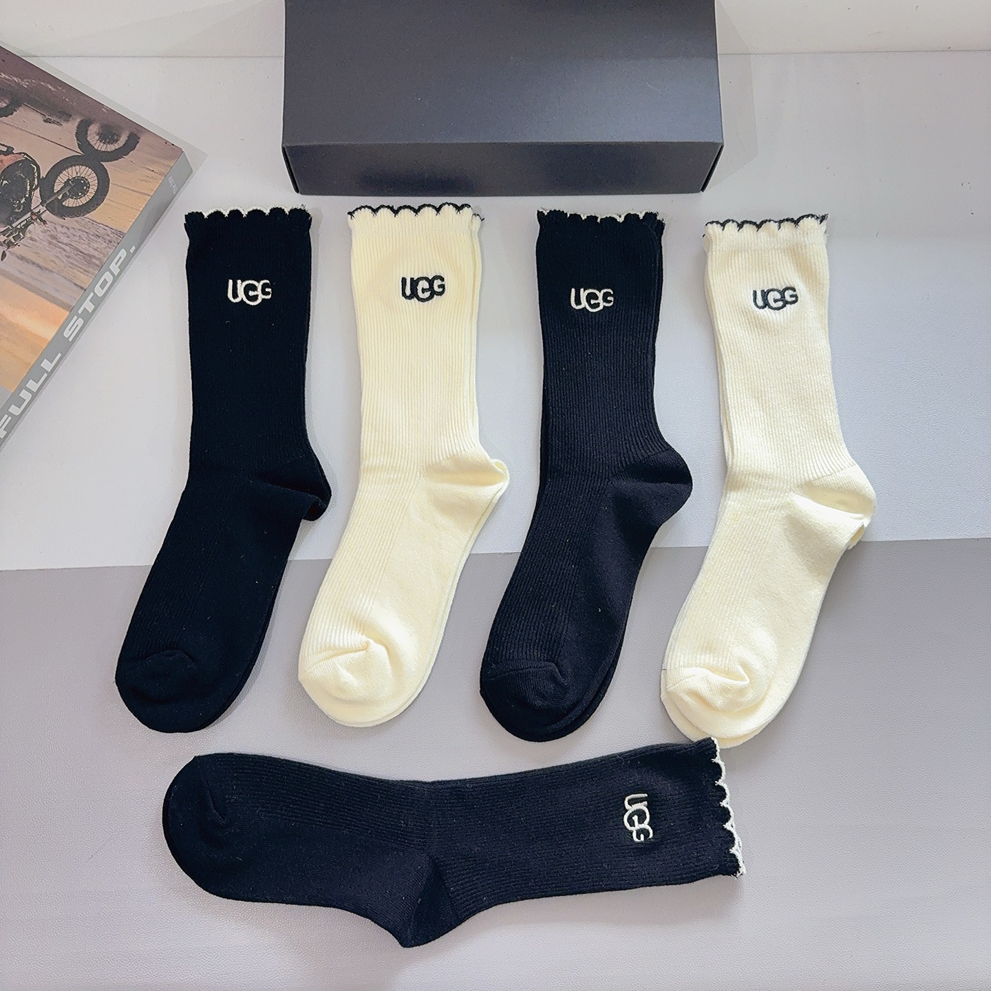 配包装【一盒5双】UGG 高版本潮牌羊绒刺绣长筒袜子🔥潮人必不可少的时尚专柜代购长筒袜子 ，超好搭配