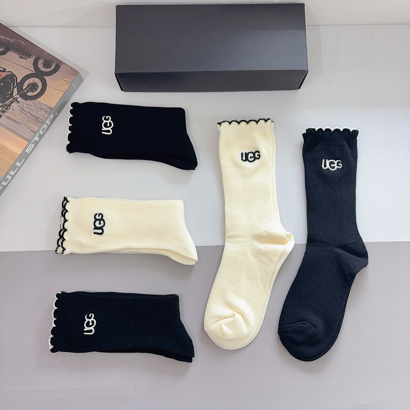 配包装【一盒5双】UGG 高版本潮牌羊绒刺绣长筒袜子🔥潮人必不可少的时尚专柜代购长筒袜子 ，超好搭配