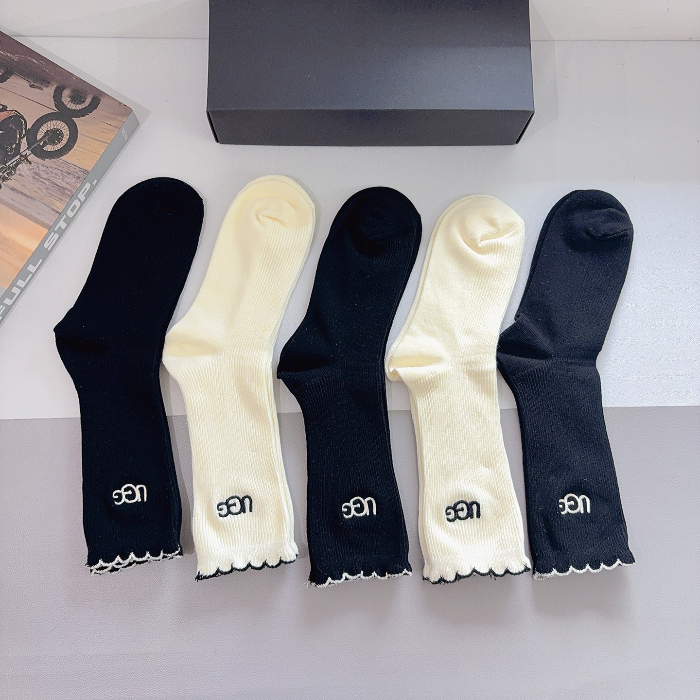 配包装【一盒5双】UGG 高版本潮牌羊绒刺绣长筒袜子🔥潮人必不可少的时尚专柜代购长筒袜子 ，超好搭配