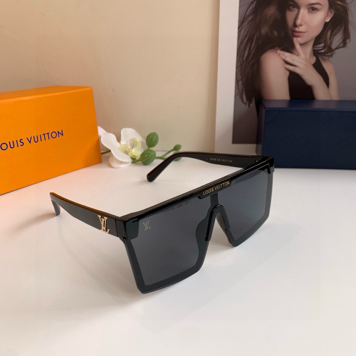 NO:768894,LV Louis Vuitton Classic Series Square Frame Sunglasses, cool and handsome, very popular on the street, good-looking, super stylish and small in face, unisex model!  glasses, sunglasses, sunglasses, glasses, louis vuitton, louis vuitton19860909LV路易威登 经典系列方框太阳眼镜 酷帅炸街 ,好看上脸超大气显脸小 男女通用款！眼镜墨镜太阳镜,眼镜,louis vuitton,louis vuitton,glasses