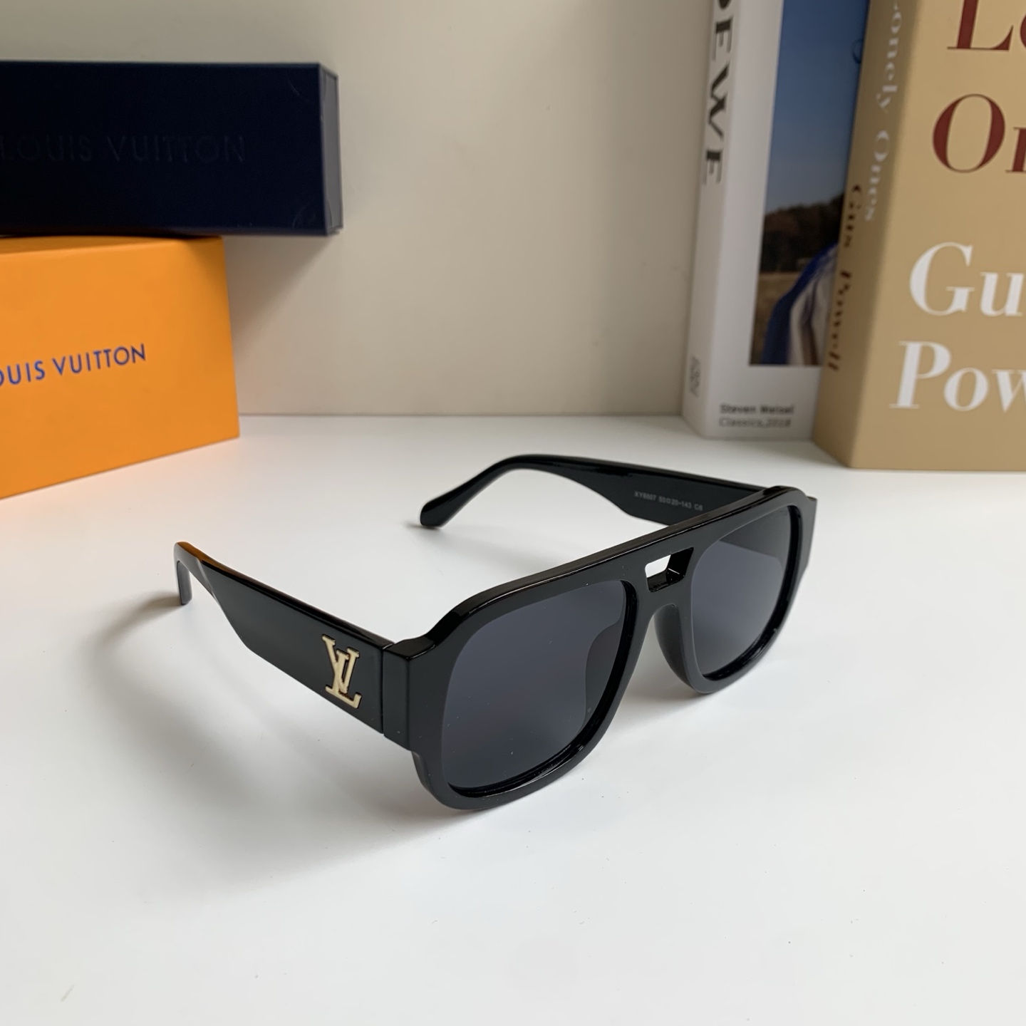 NO:768920,LV Louis Vuitton Classic Series Square Frame Sunglasses, cool and handsome, very popular on the street, good-looking, super stylish and small in face, unisex style!  glasses, sunglasses, sunglasses, glasses, louis vuitton, louis vuitton19860909LV路易威登 经典系列方框太阳眼镜 酷帅炸街 ,好看上脸超大气显脸小 男女通用款！眼镜墨镜太阳镜,眼镜,louis vuitton,louis vuitton,glasses