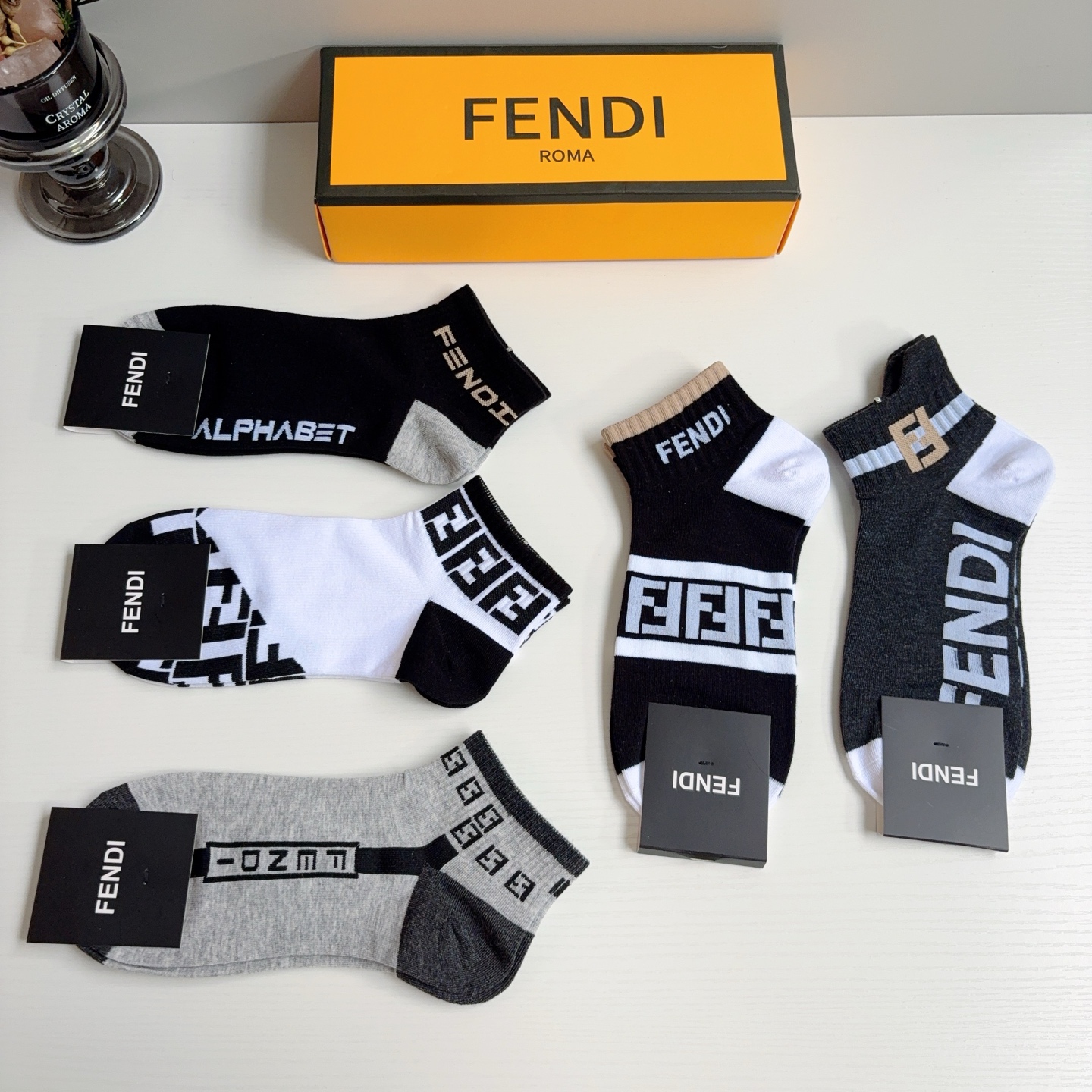 配包装（一盒5双）FENDI 芬迪 字母双Ｆ新款船袜 短筒袜子，💓实用好穿 柔软透气，时尚百搭款，大牌出