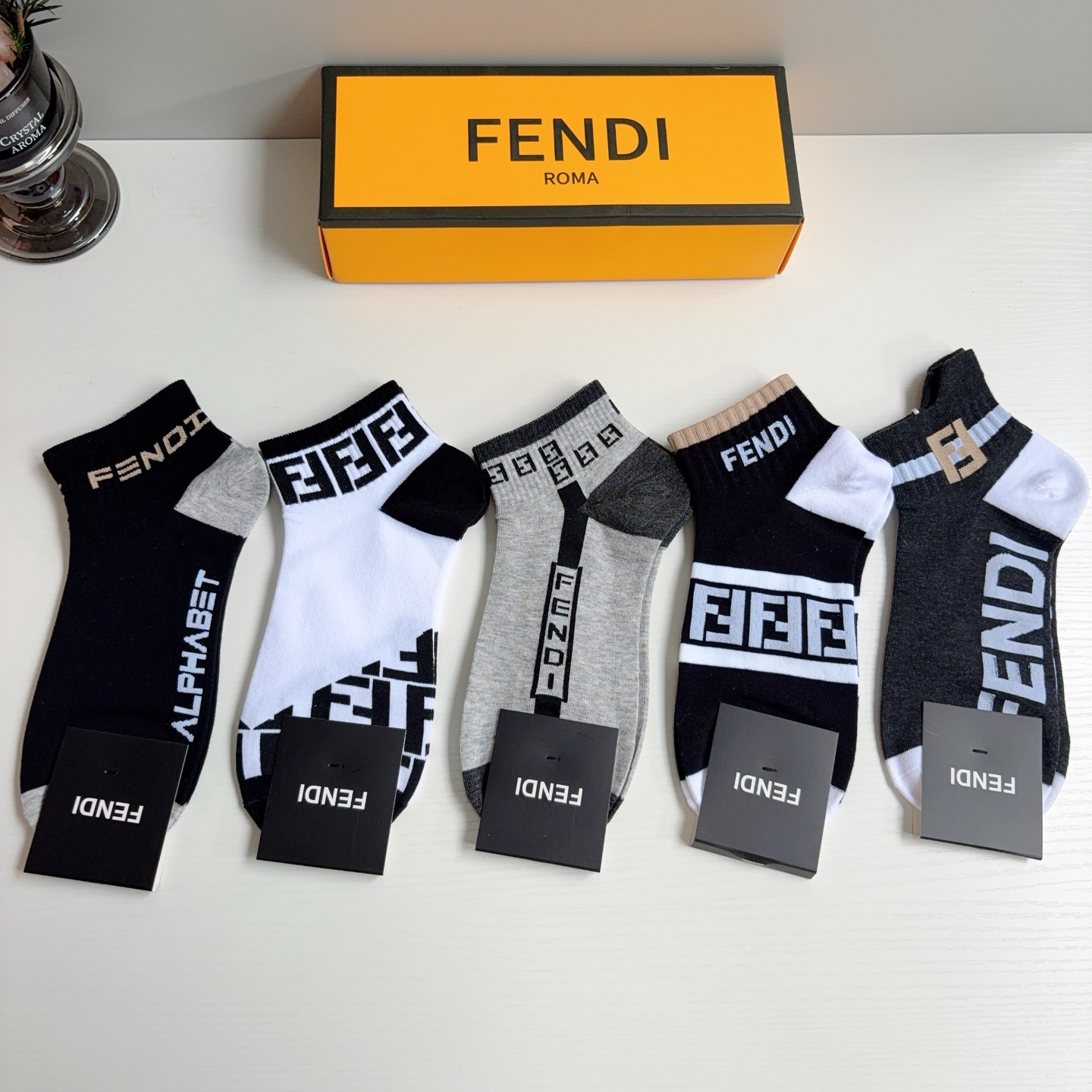 配包装（一盒5双）FENDI 芬迪 字母双Ｆ新款船袜 短筒袜子，💓实用好穿 柔软透气，时尚百搭款，大牌出