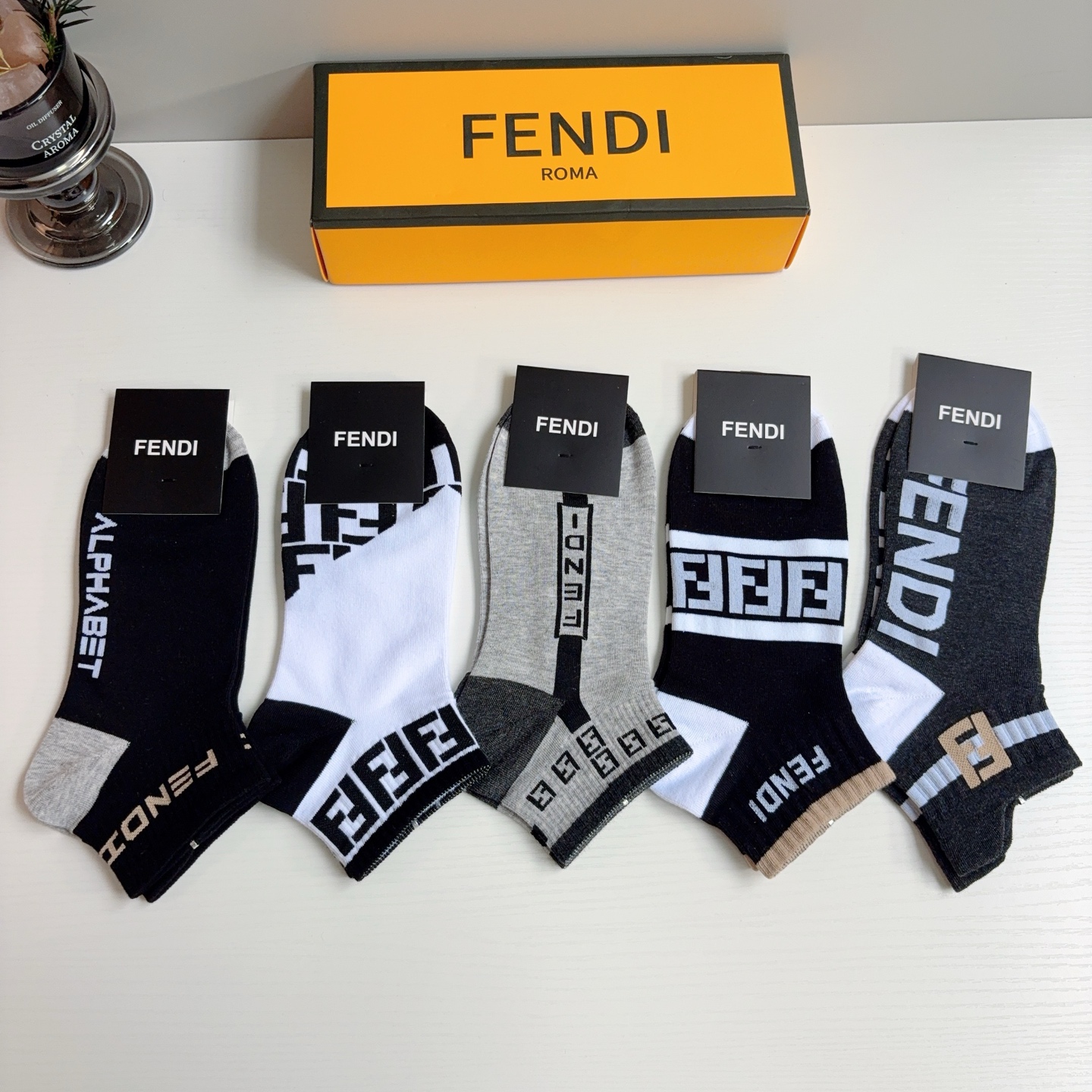 配包装（一盒5双）FENDI 芬迪 字母双Ｆ新款船袜 短筒袜子，💓实用好穿 柔软透气，时尚百搭款，大牌出