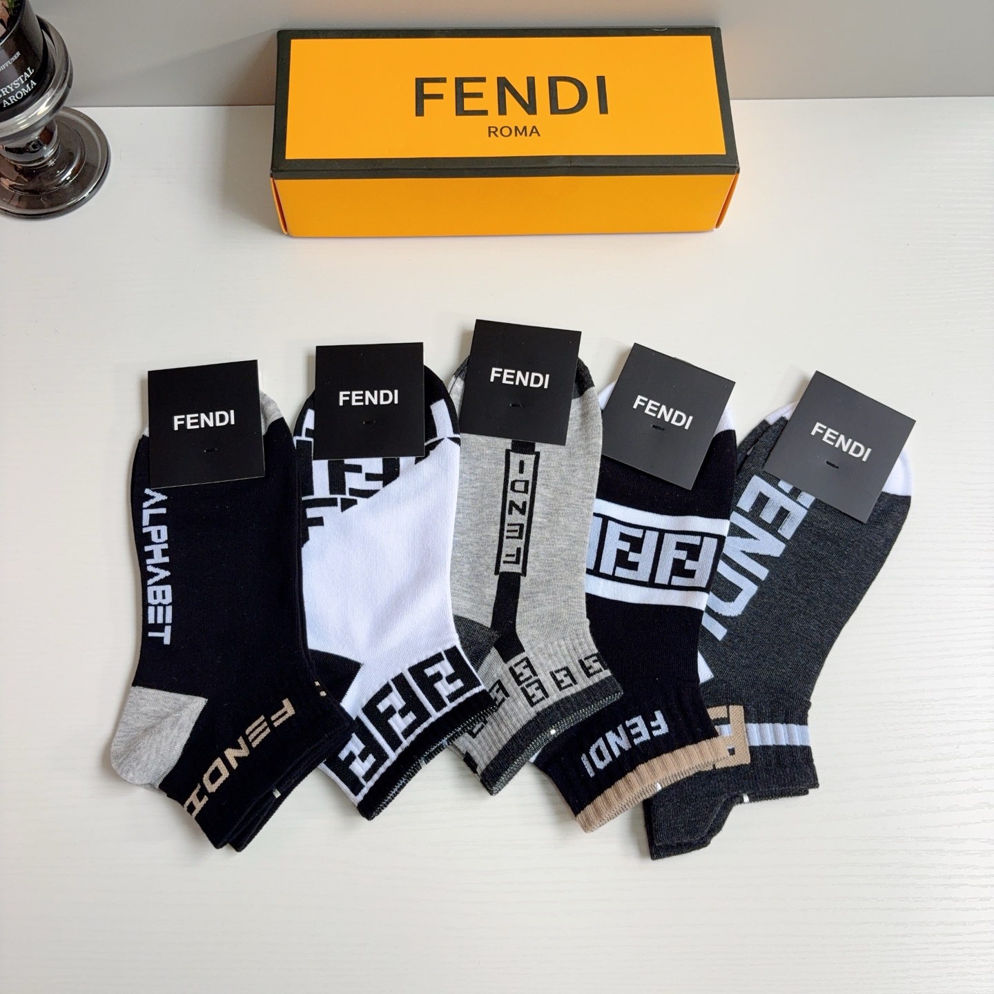 配包装（一盒5双）FENDI 芬迪 字母双Ｆ新款船袜 短筒袜子，💓实用好穿 柔软透气，时尚百搭款，大牌出